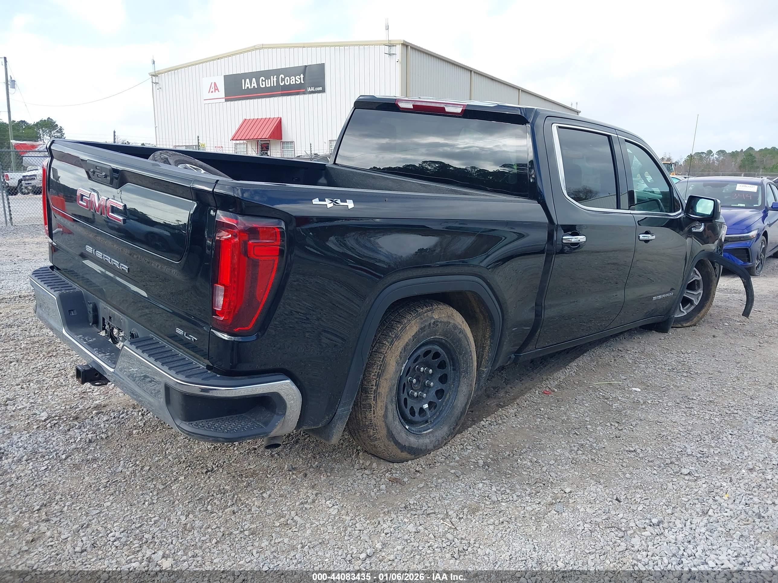 GMC SIERRA image 4