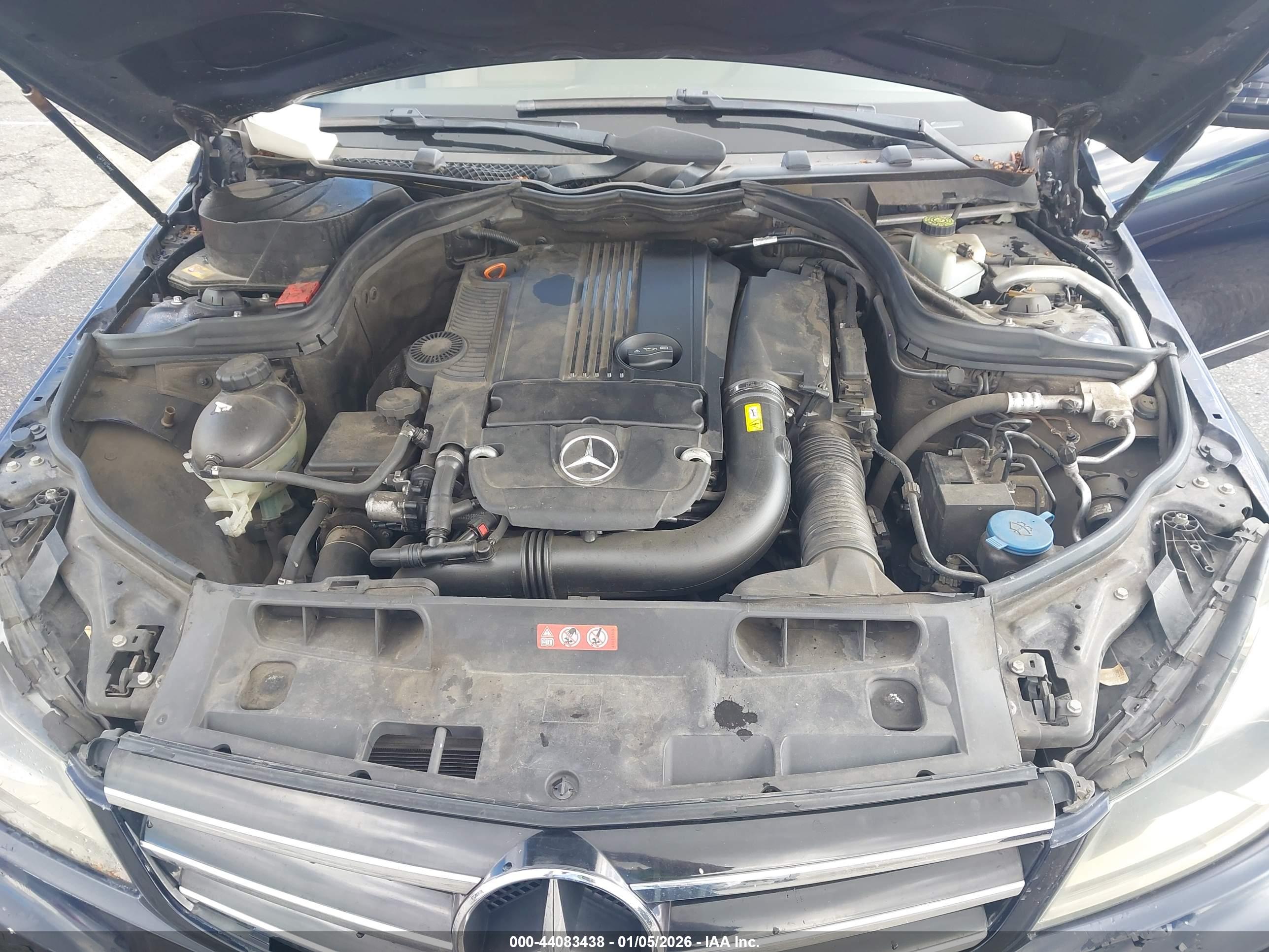 MERCEDES-BENZ C-CLASS image 10