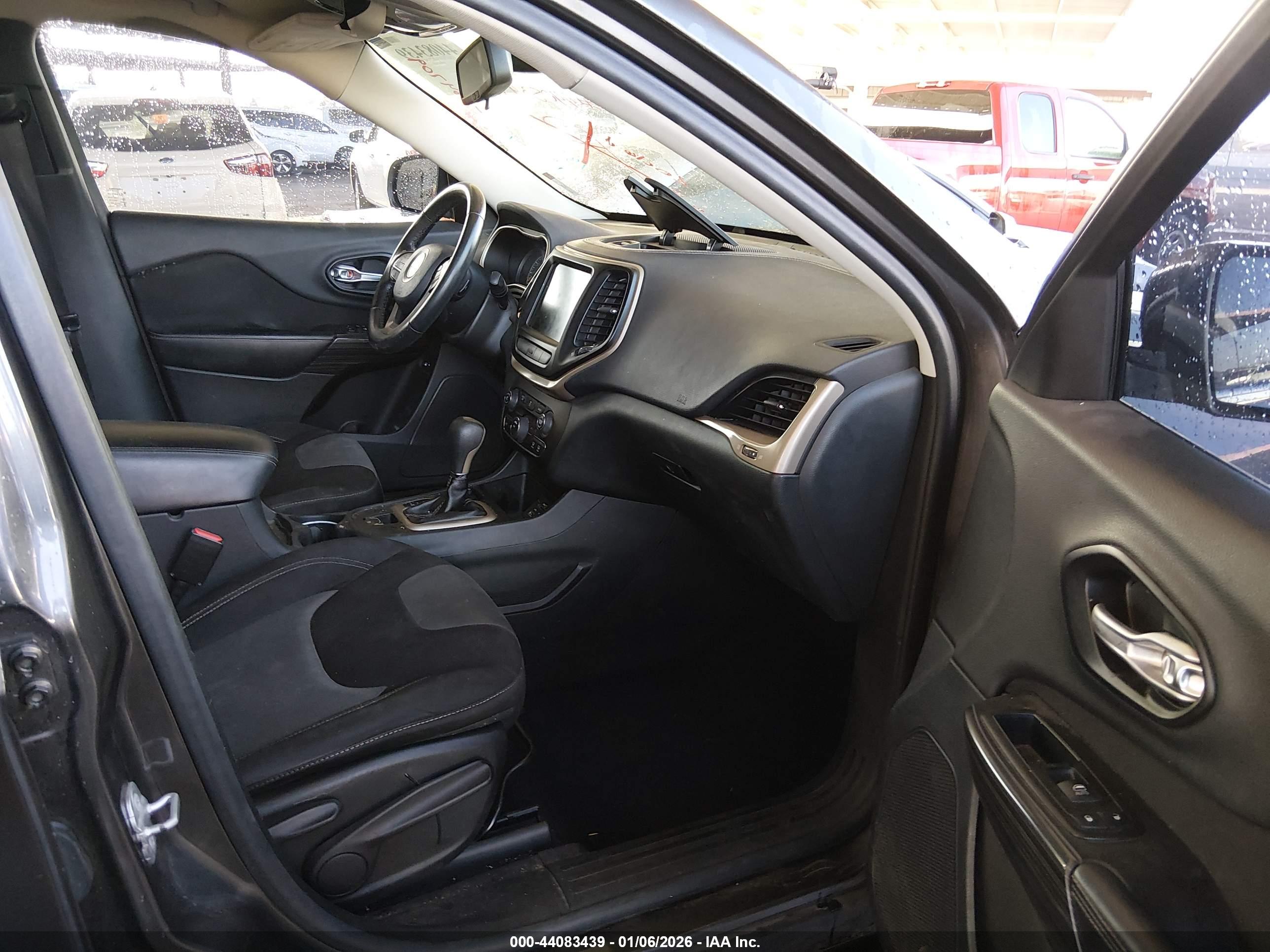 JEEP CHEROKEE image 5