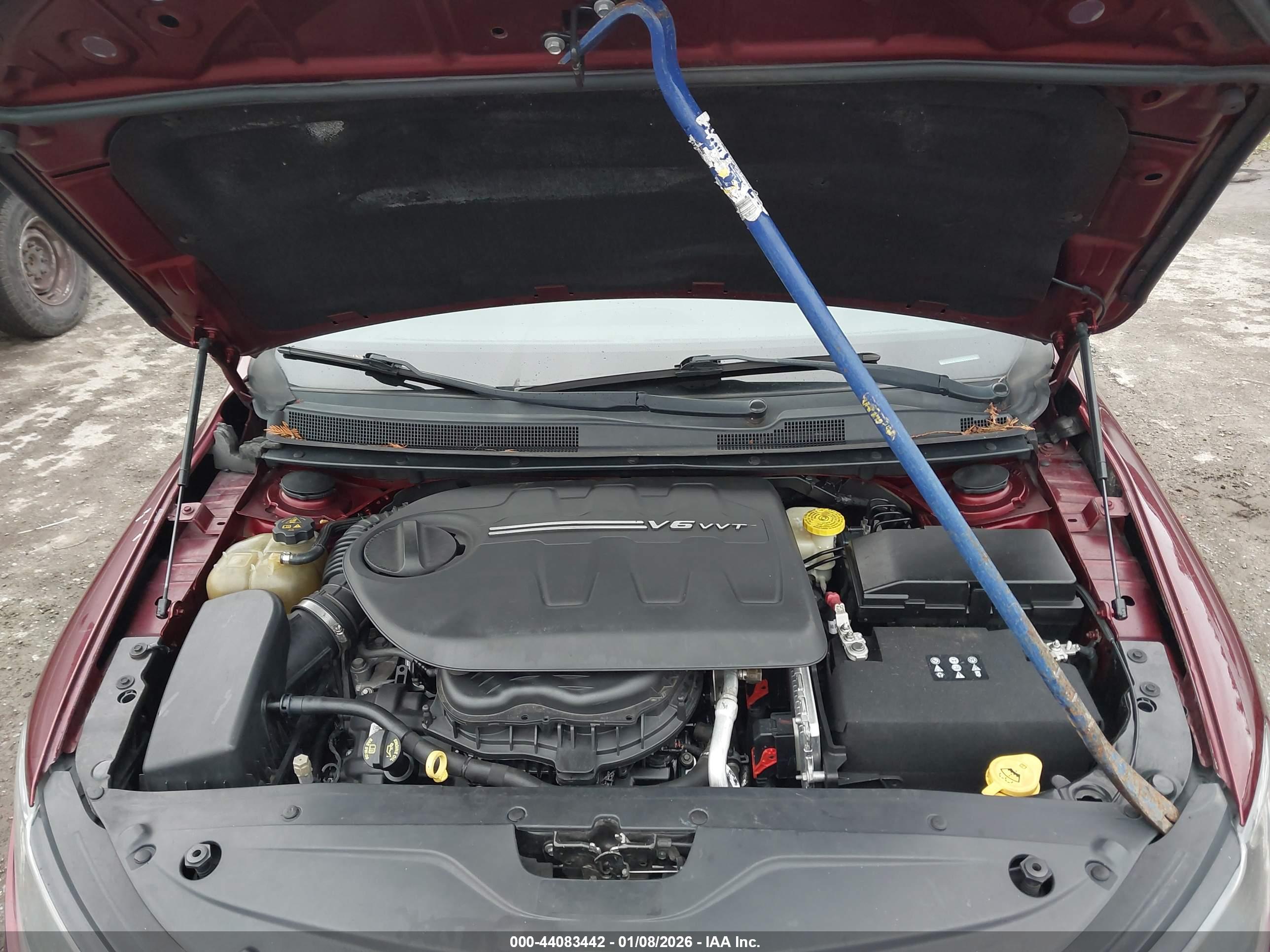 CHRYSLER 200 image 10