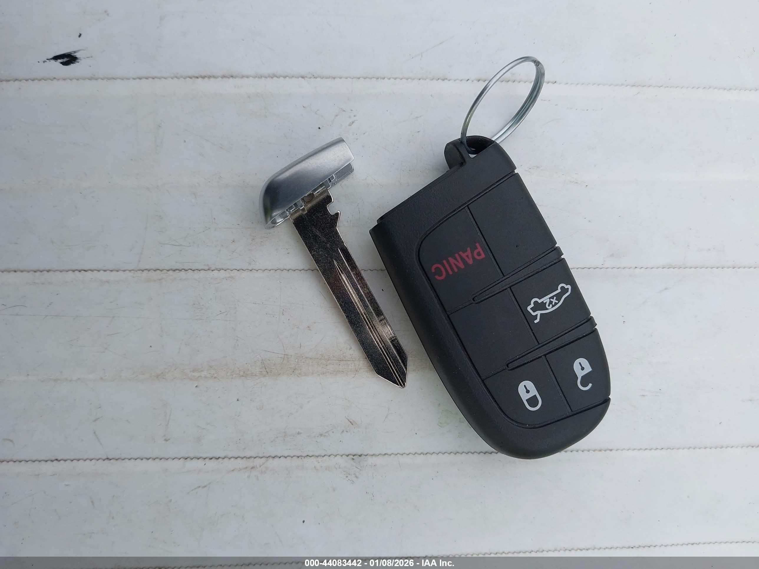 CHRYSLER 200 image 11
