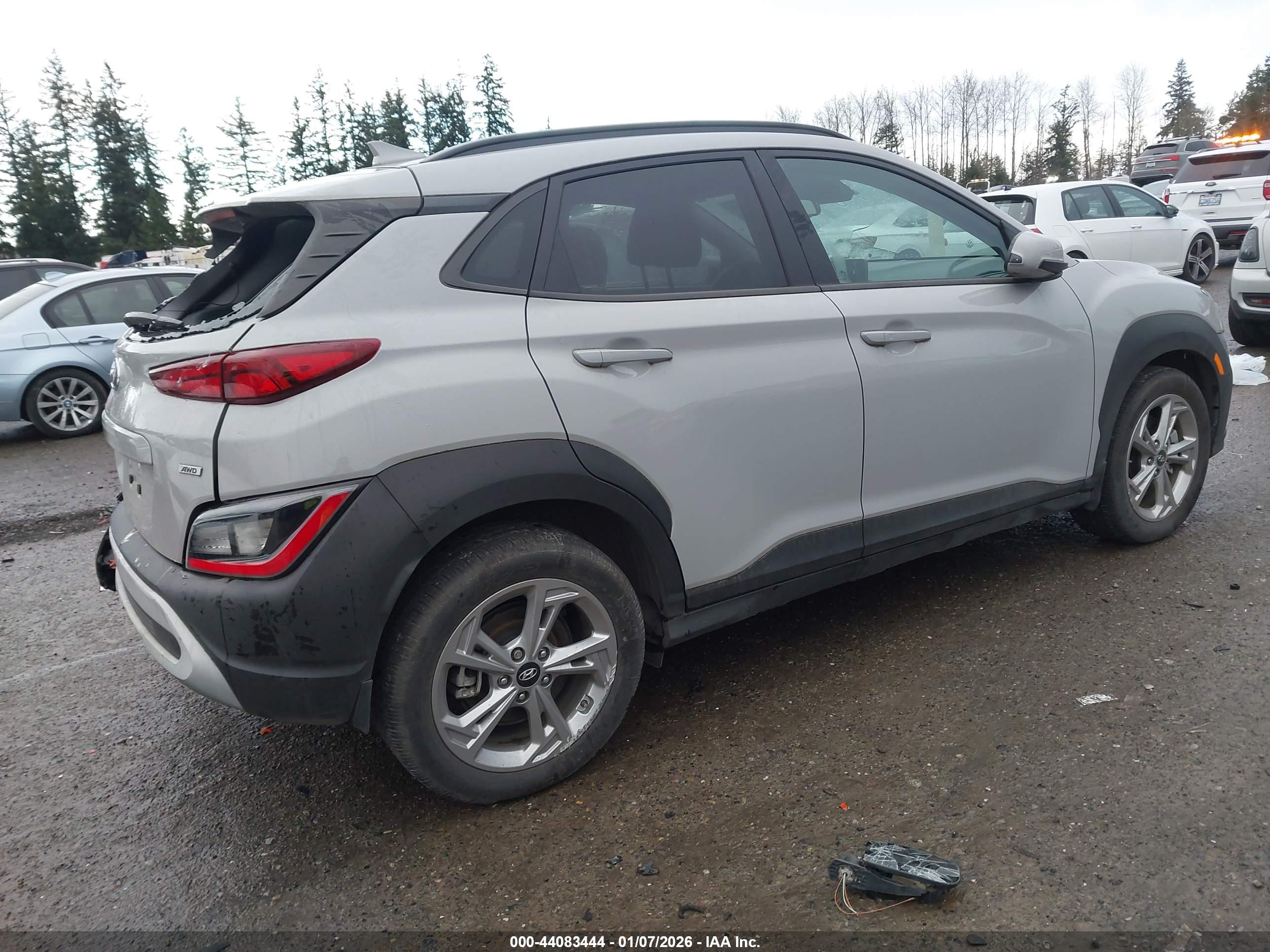 HYUNDAI KONA image 4