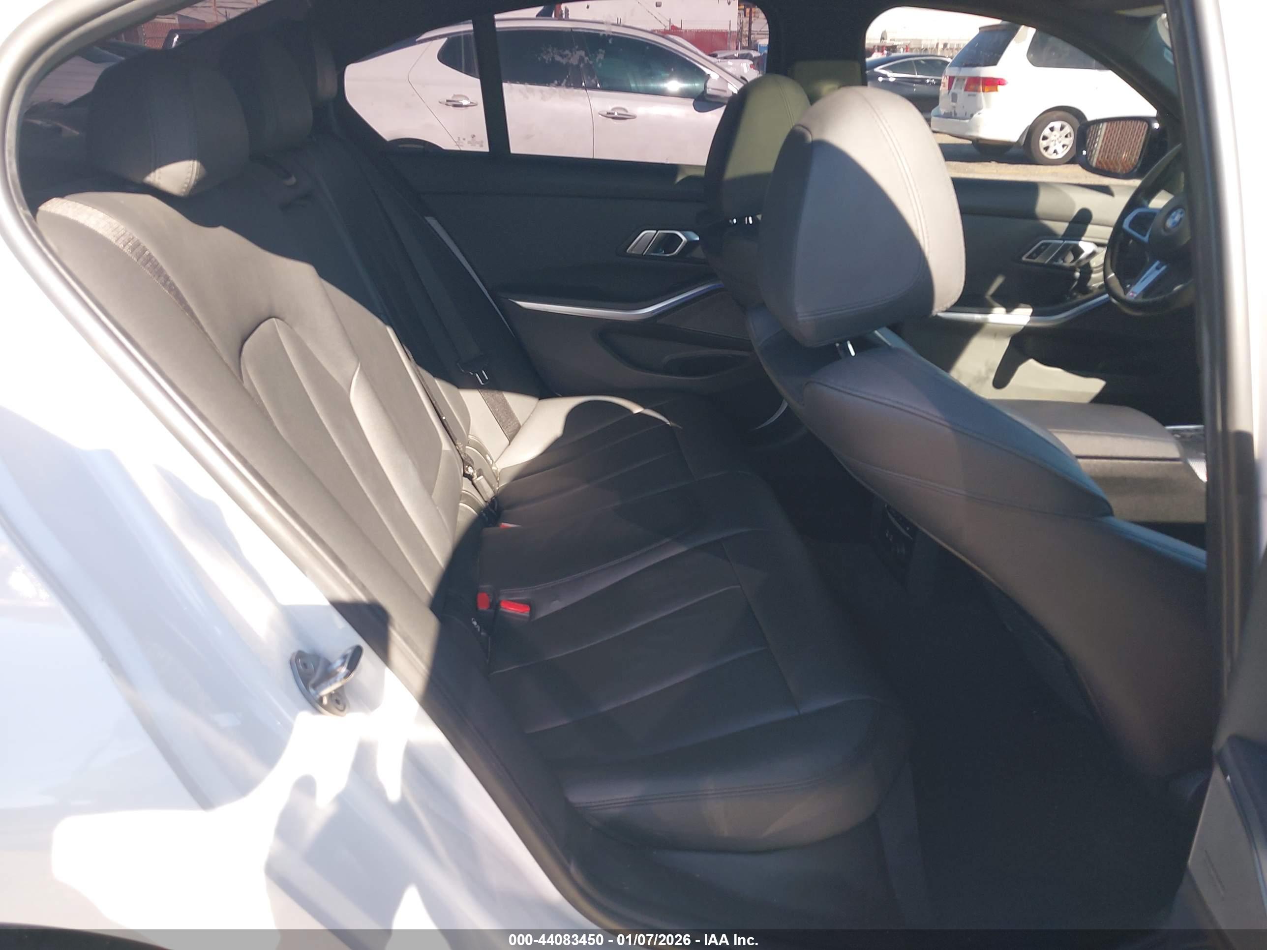BMW 3 image 8