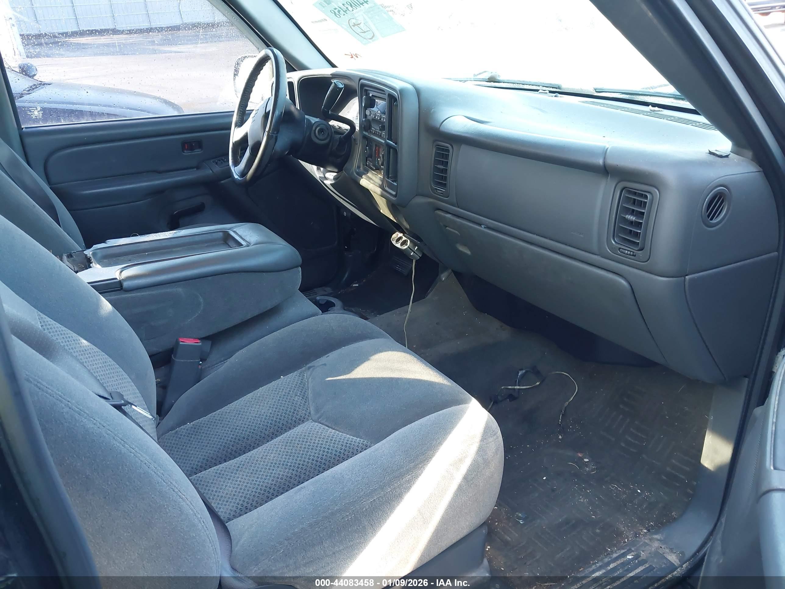 CHEVROLET SILVERADO image 5