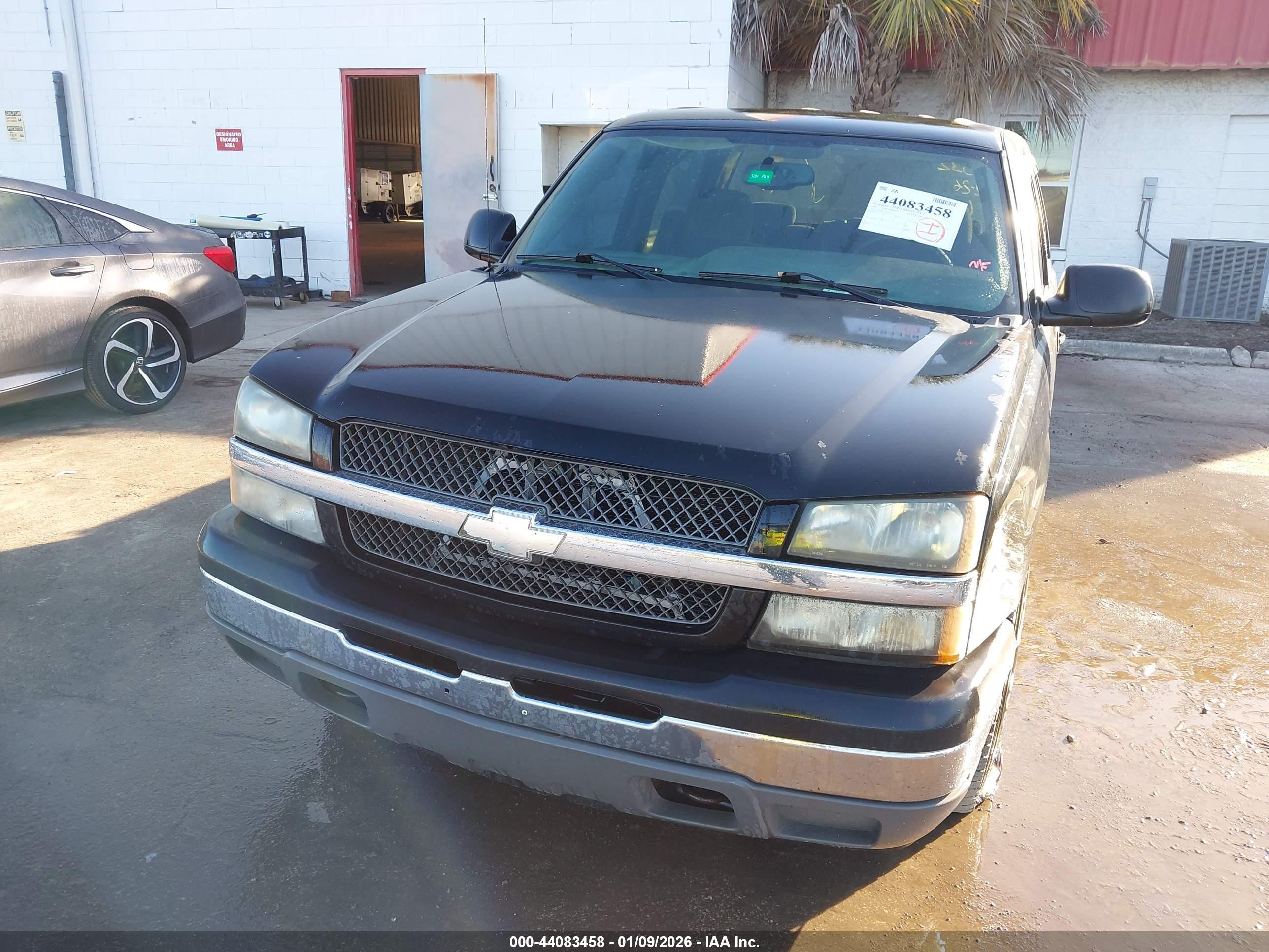 CHEVROLET SILVERADO image 6