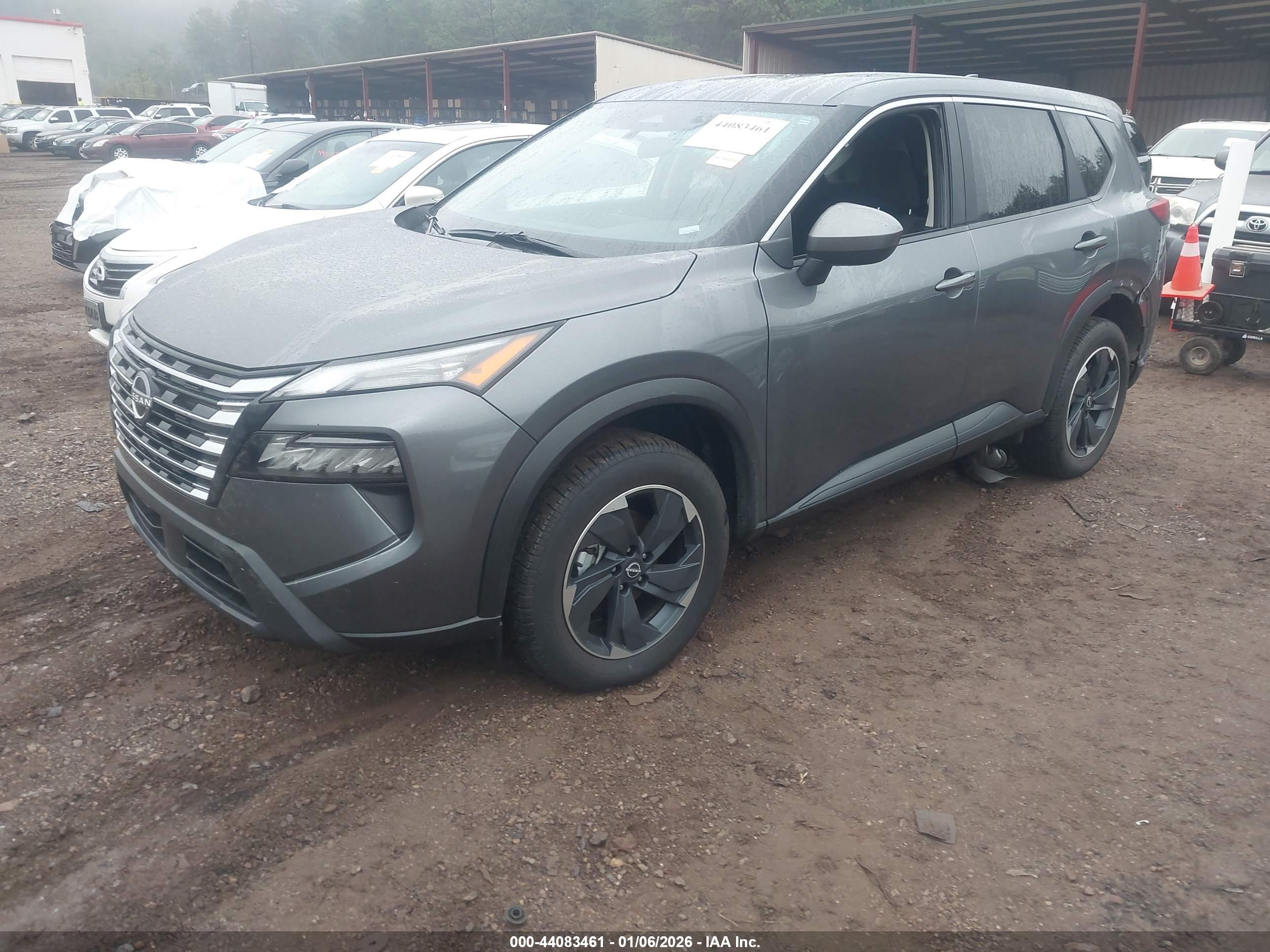 NISSAN ROGUE image 2