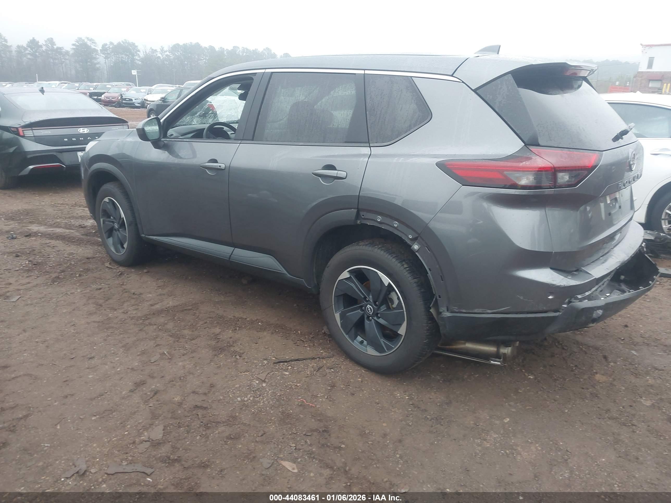 NISSAN ROGUE image 3