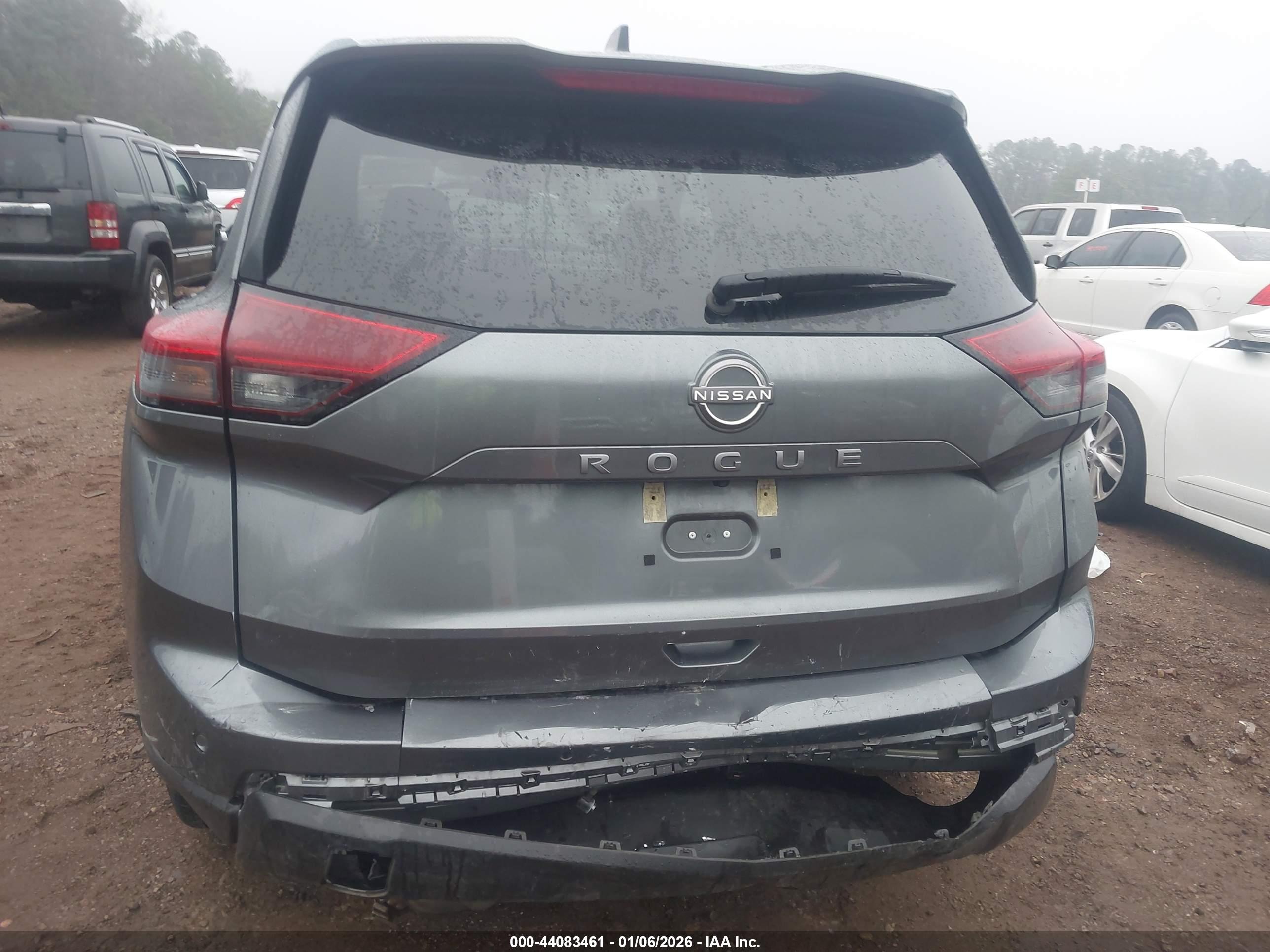 NISSAN ROGUE image 6
