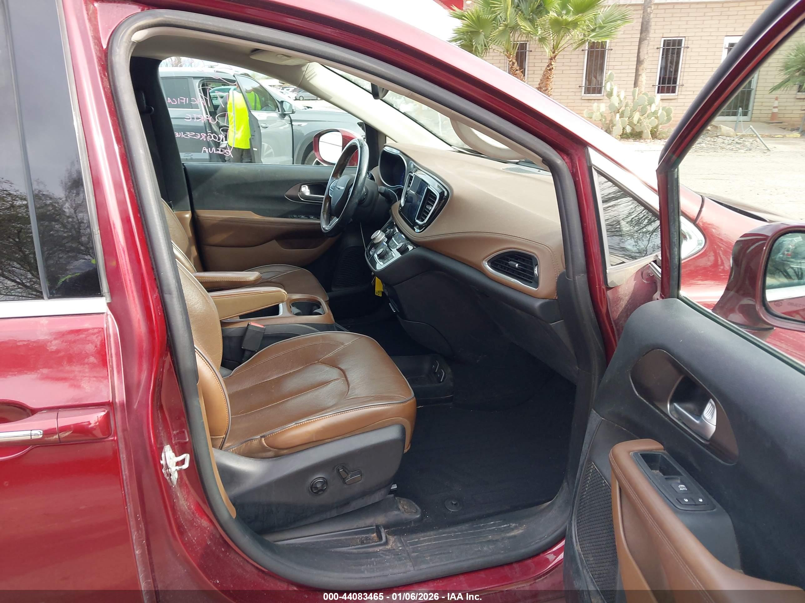 CHRYSLER PACIFICA image 5