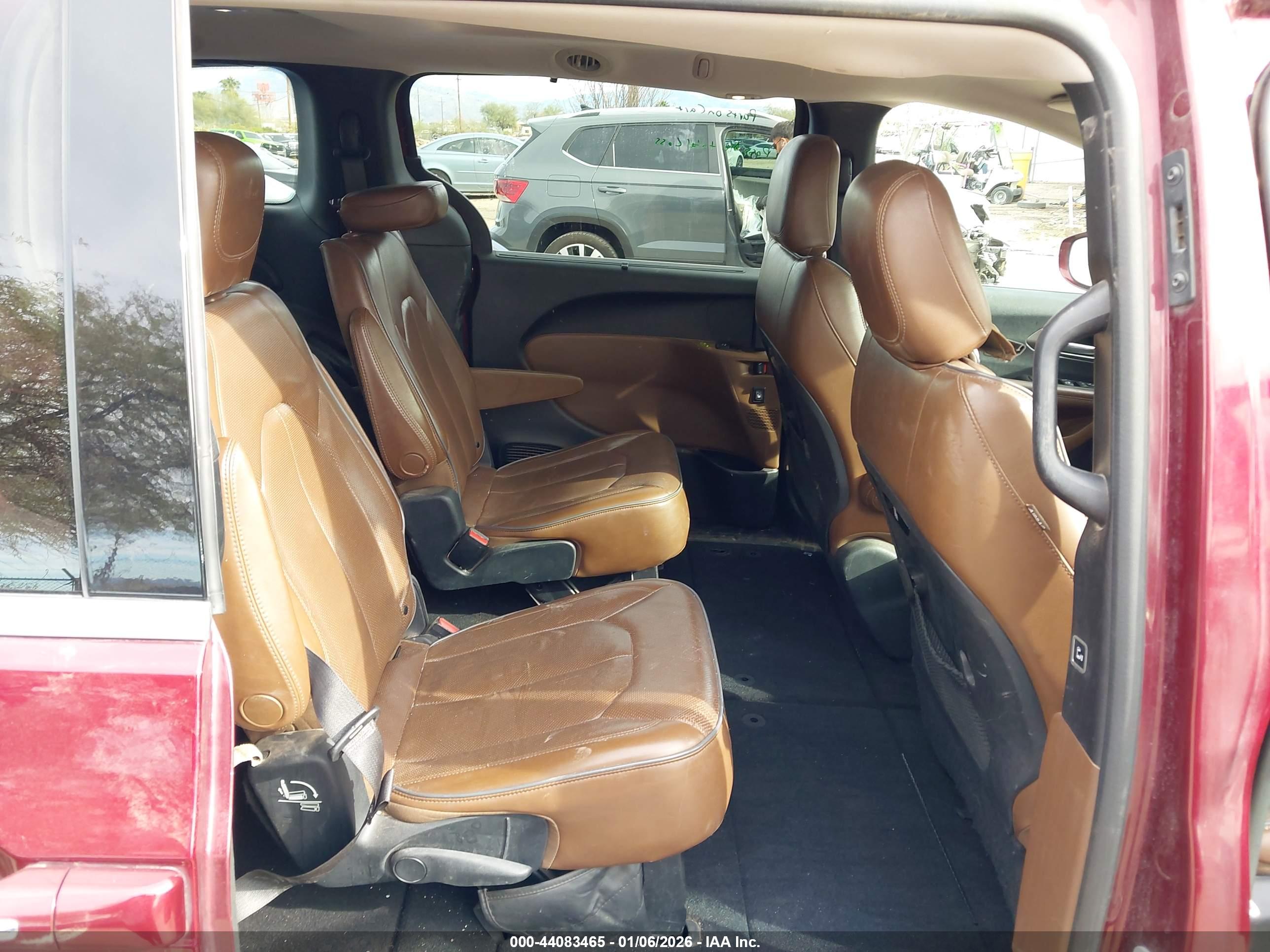 CHRYSLER PACIFICA image 8