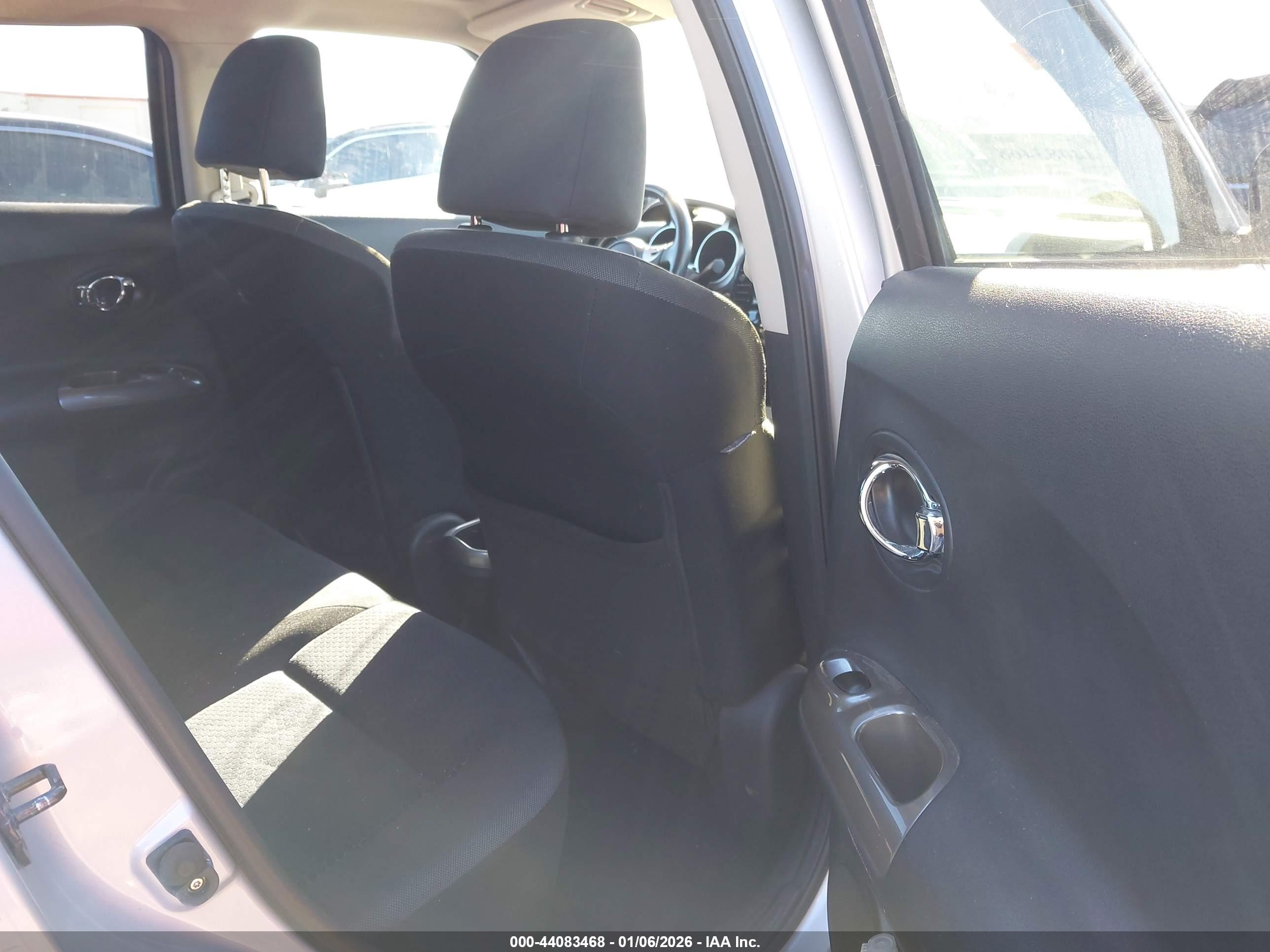 NISSAN JUKE image 8