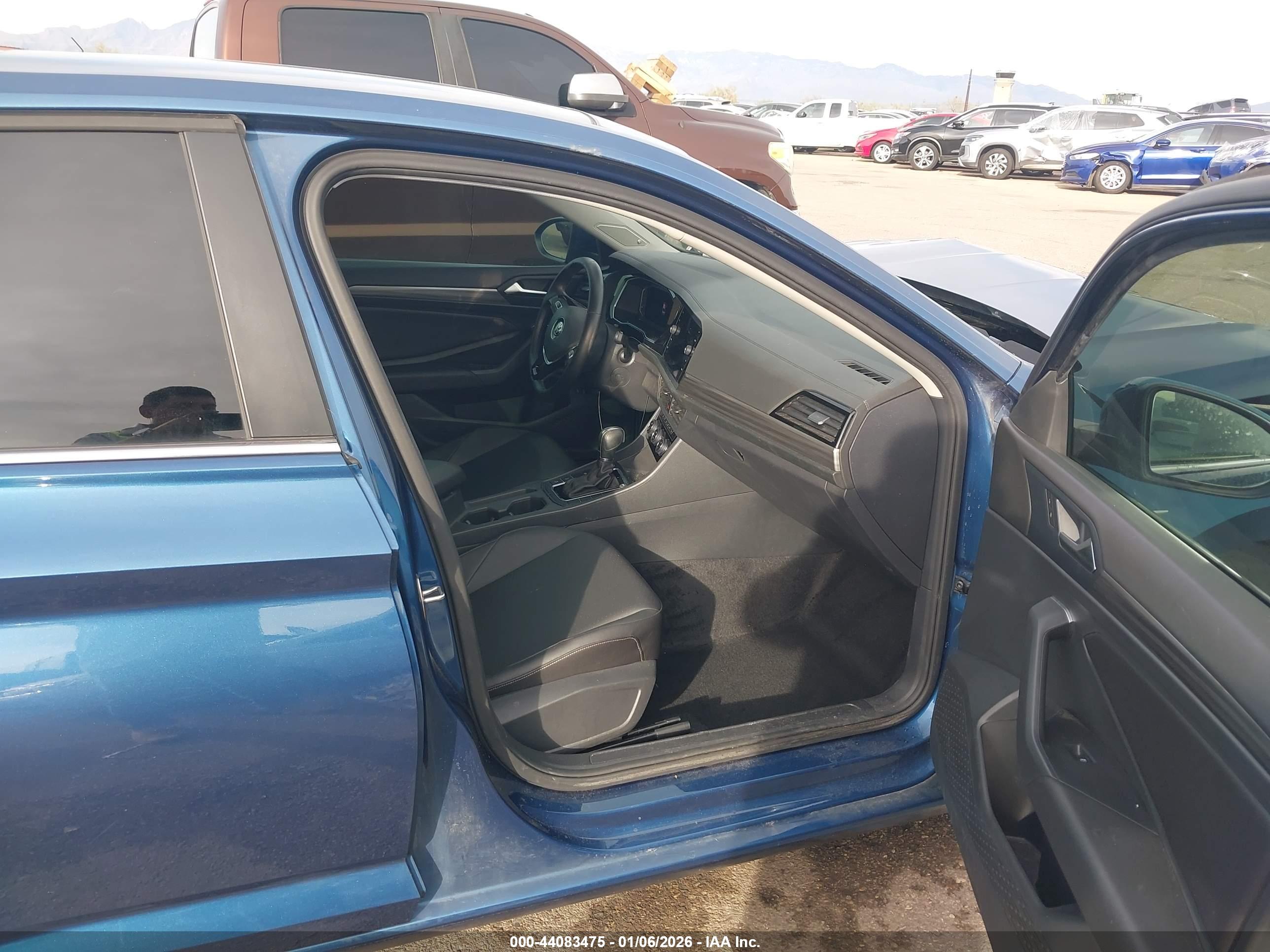 VOLKSWAGEN JETTA image 5