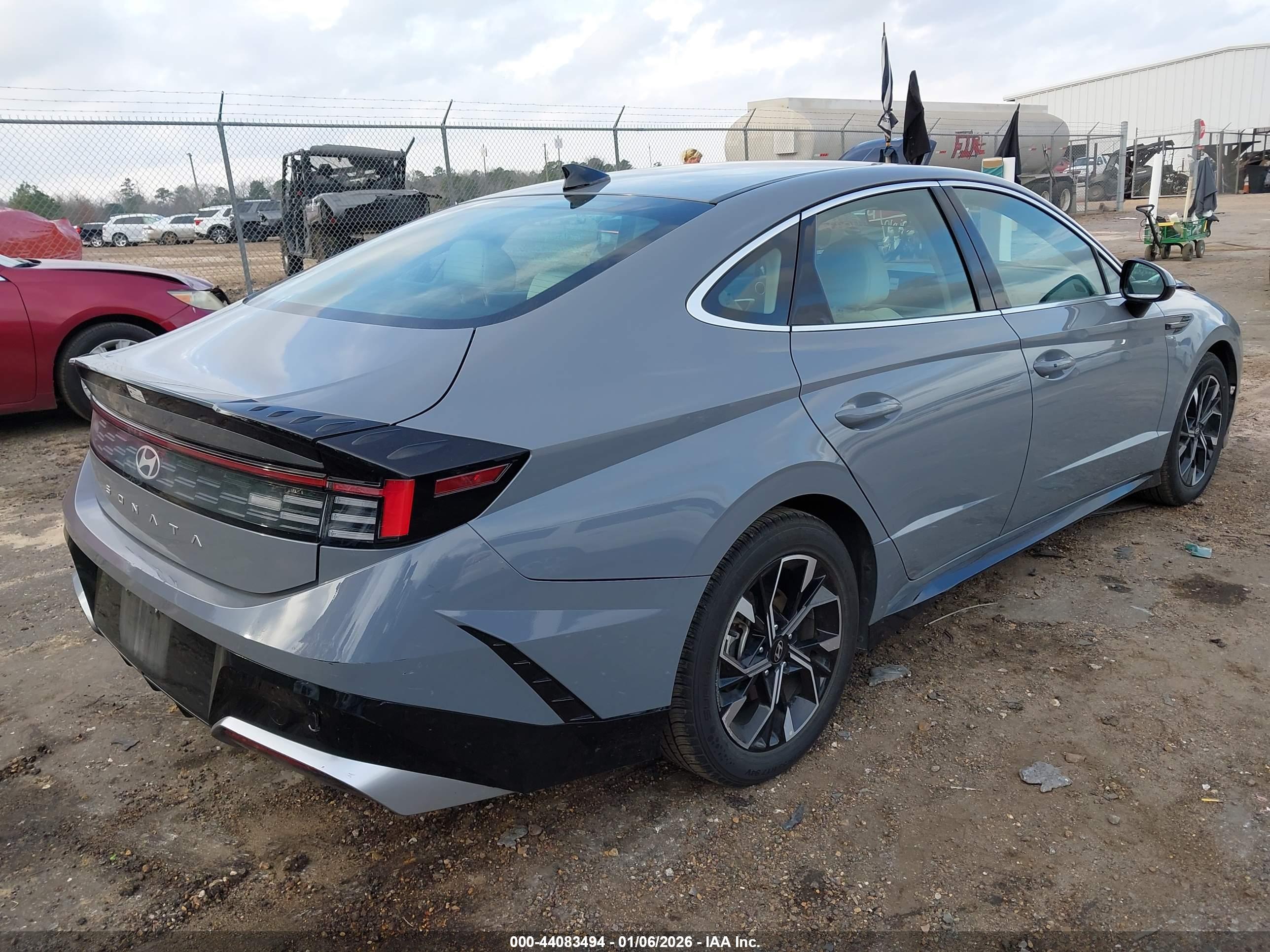 HYUNDAI SONATA image 4