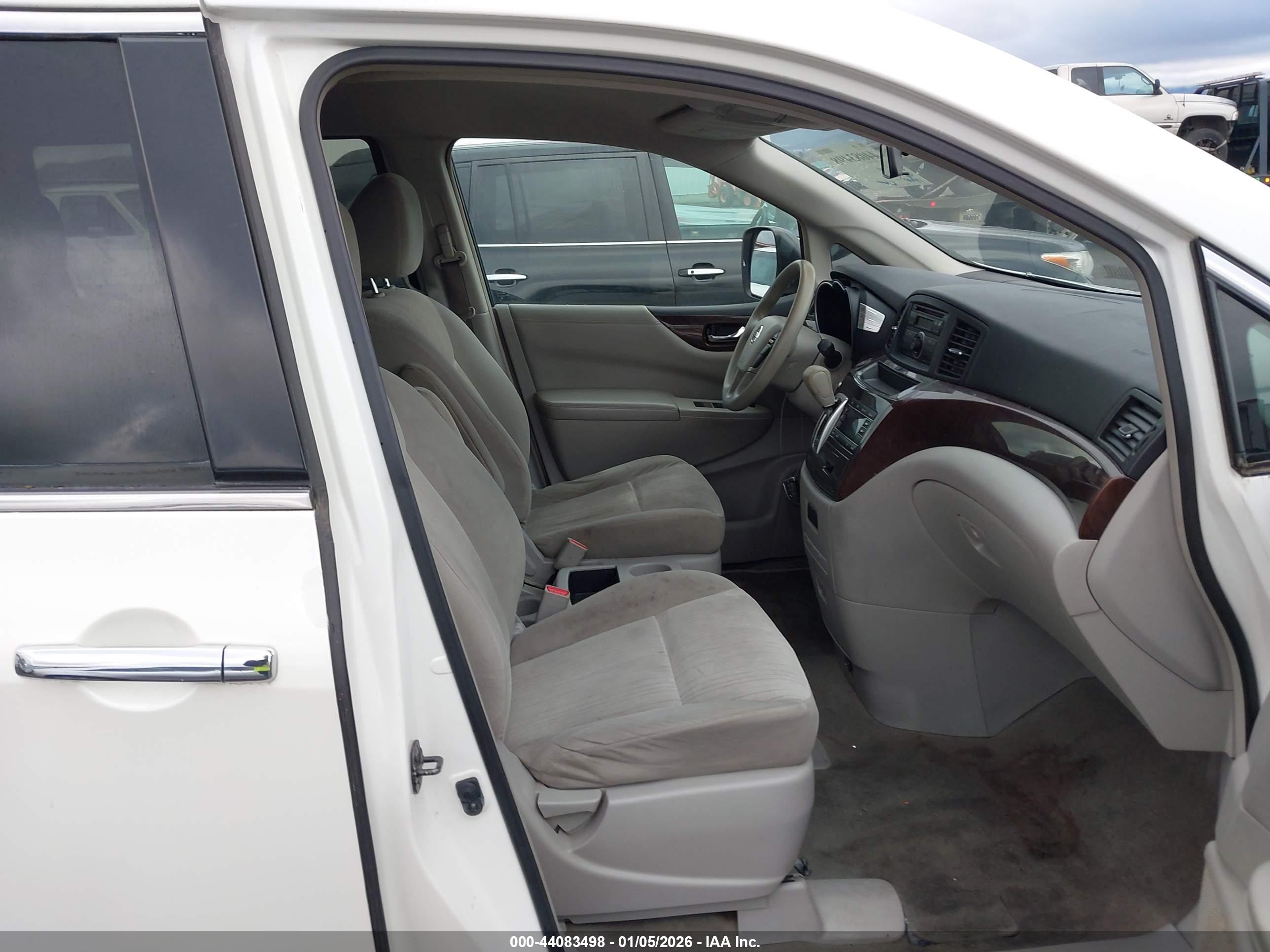 NISSAN QUEST image 5
