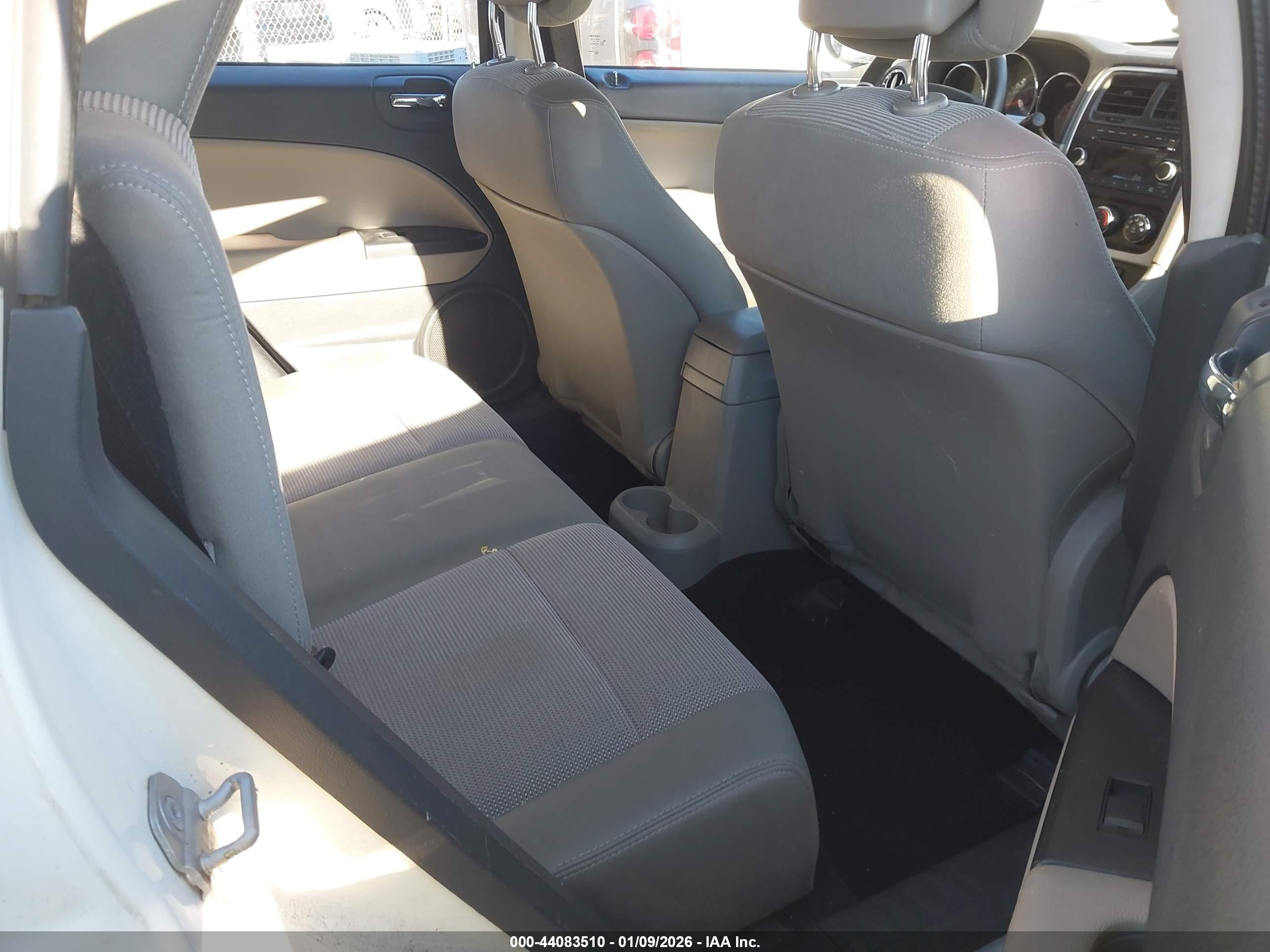 DODGE CALIBER image 8