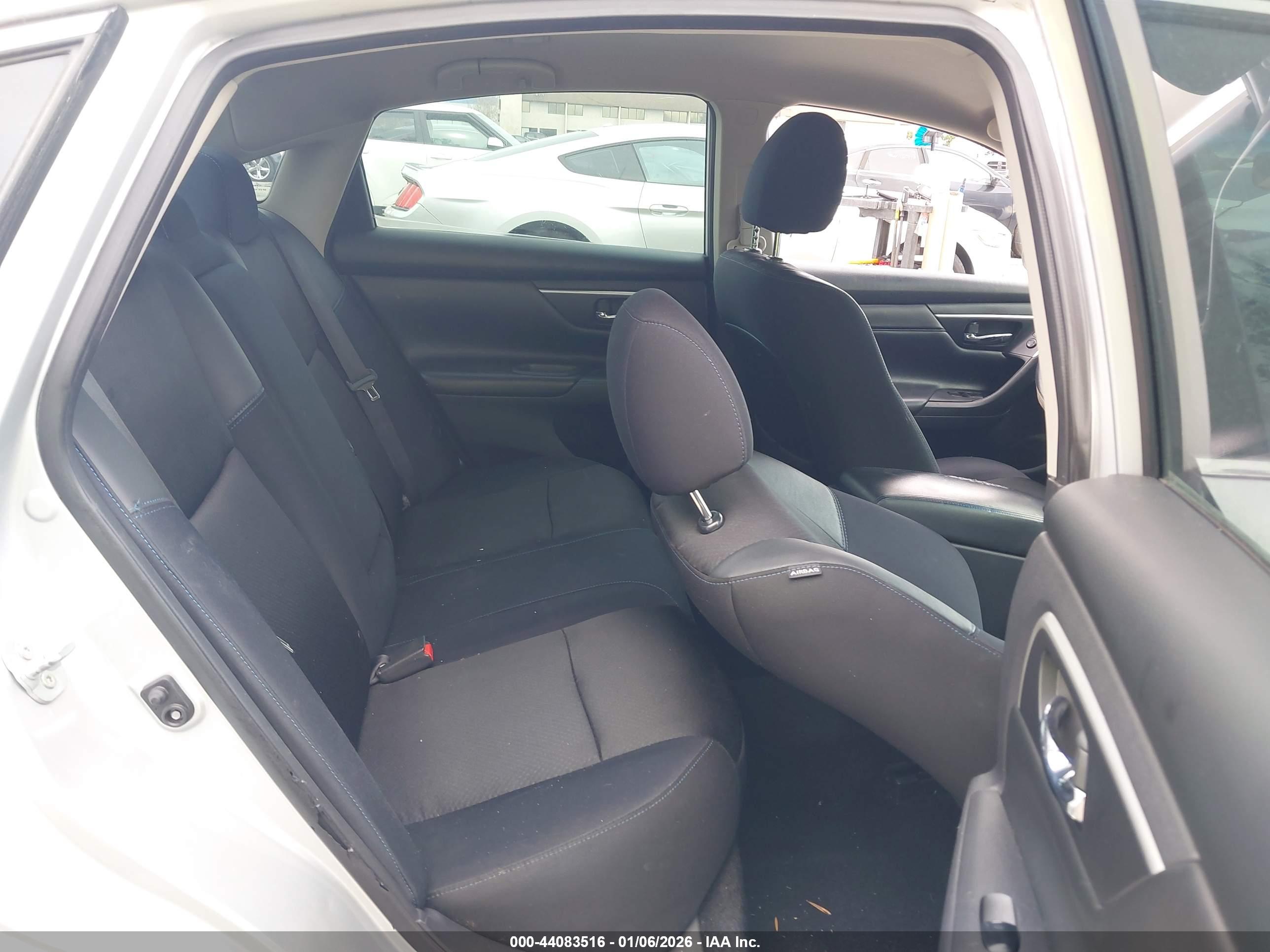 NISSAN ALTIMA image 8