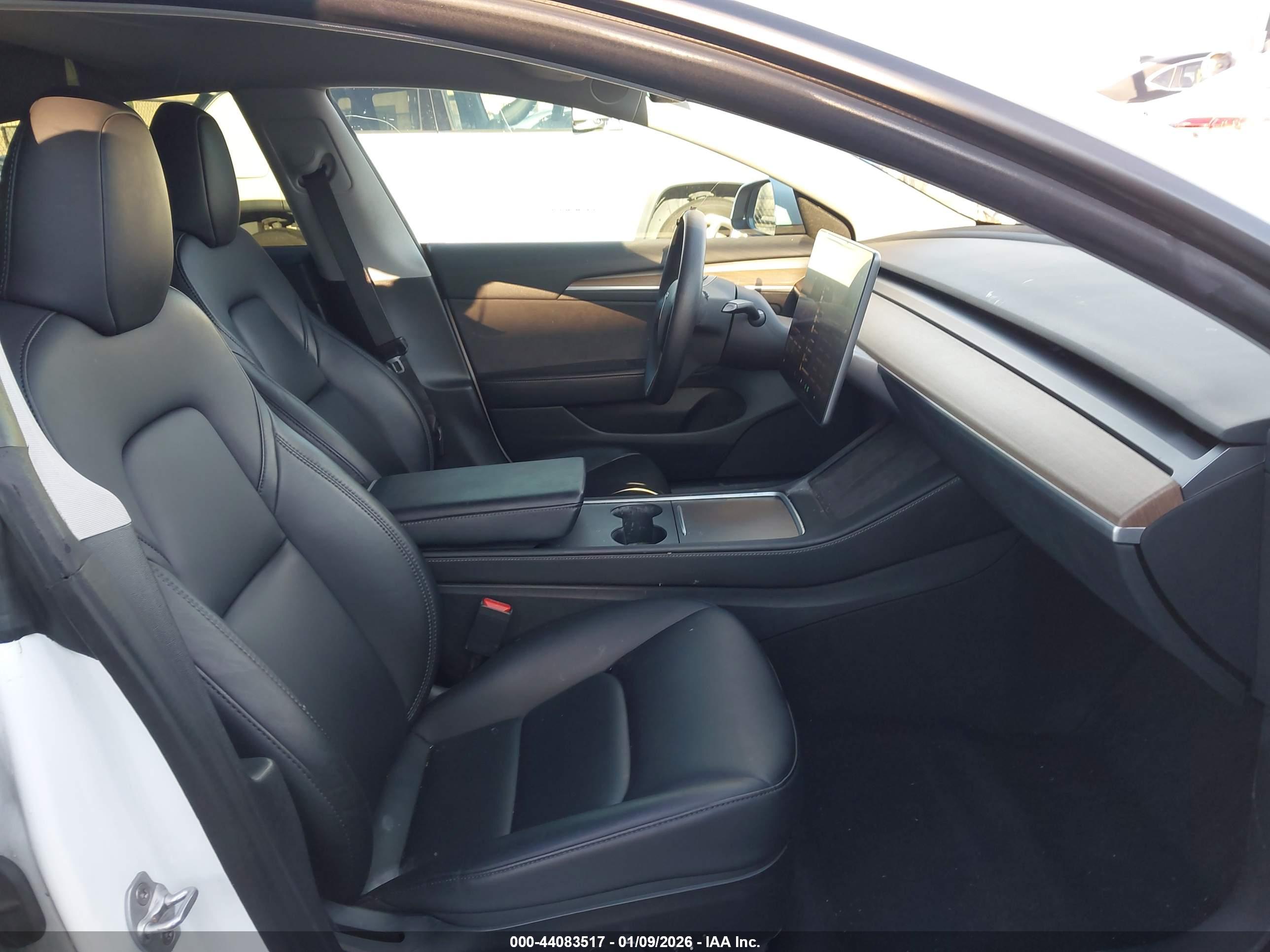 TESLA MODEL image 5