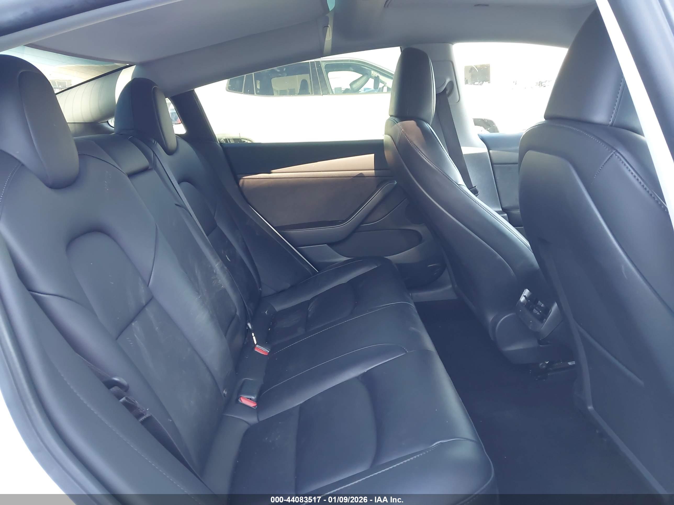 TESLA MODEL image 8