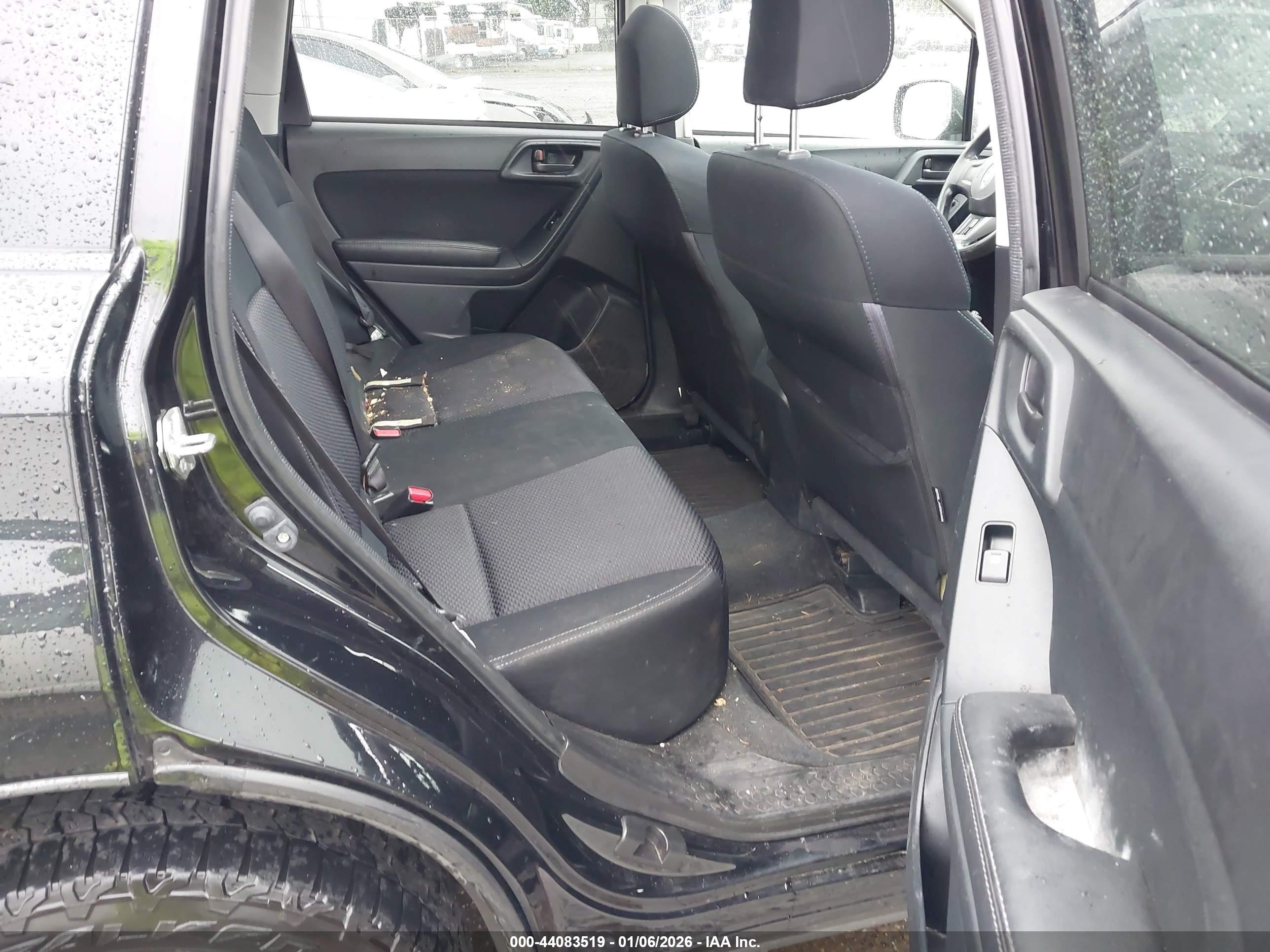 SUBARU FORESTER image 8