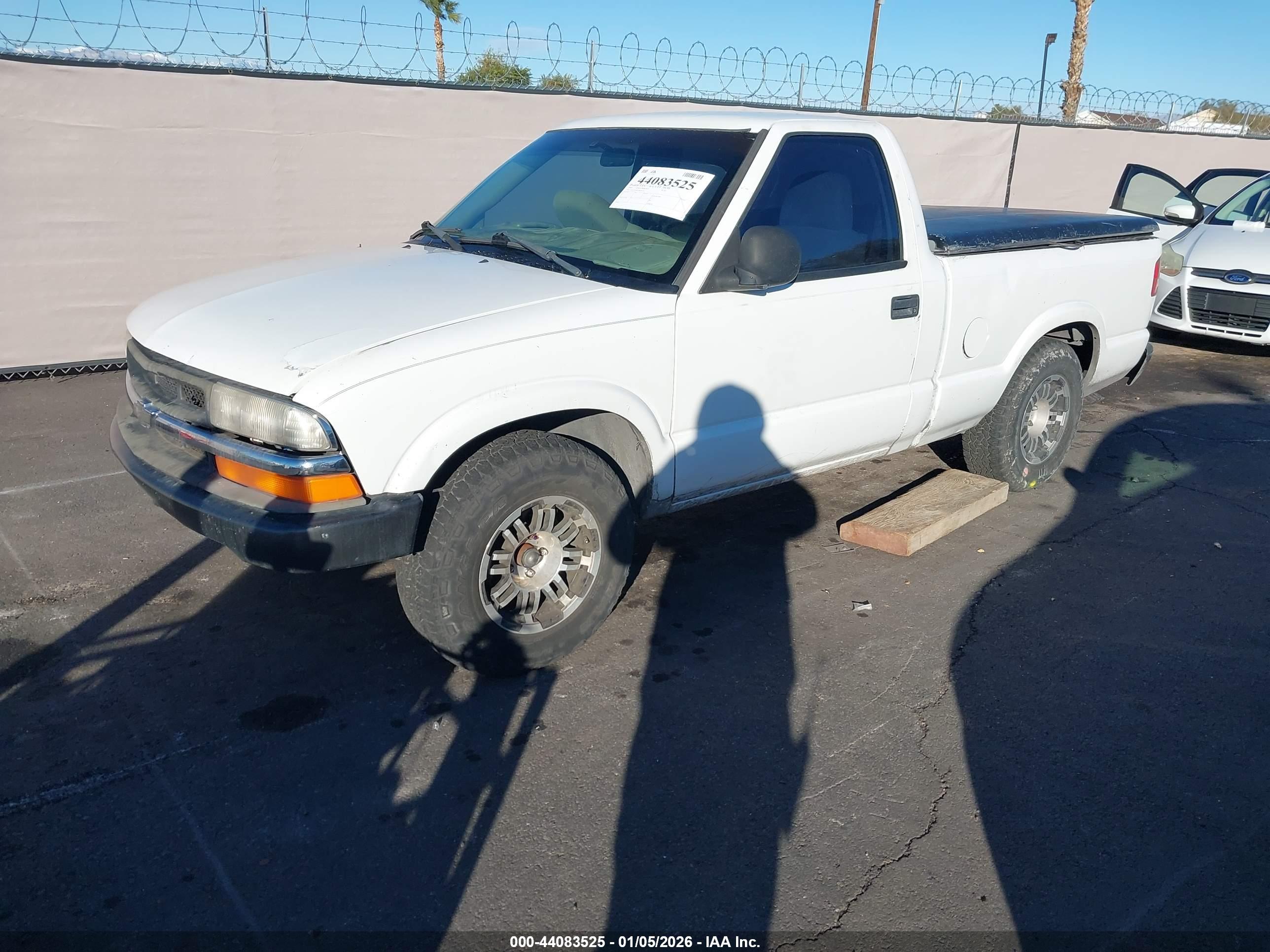 CHEVROLET S-10 image 2