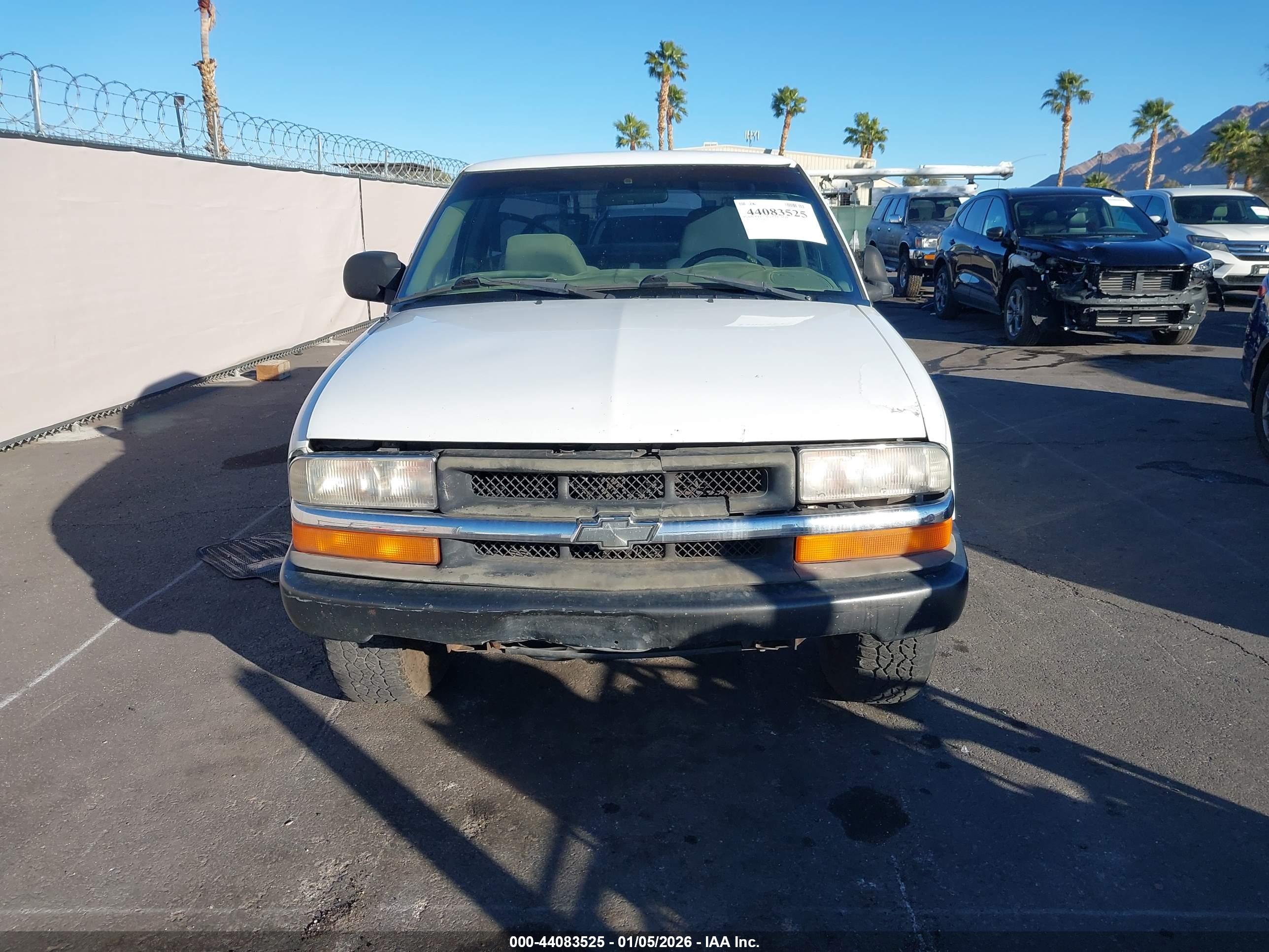 CHEVROLET S-10 image 6