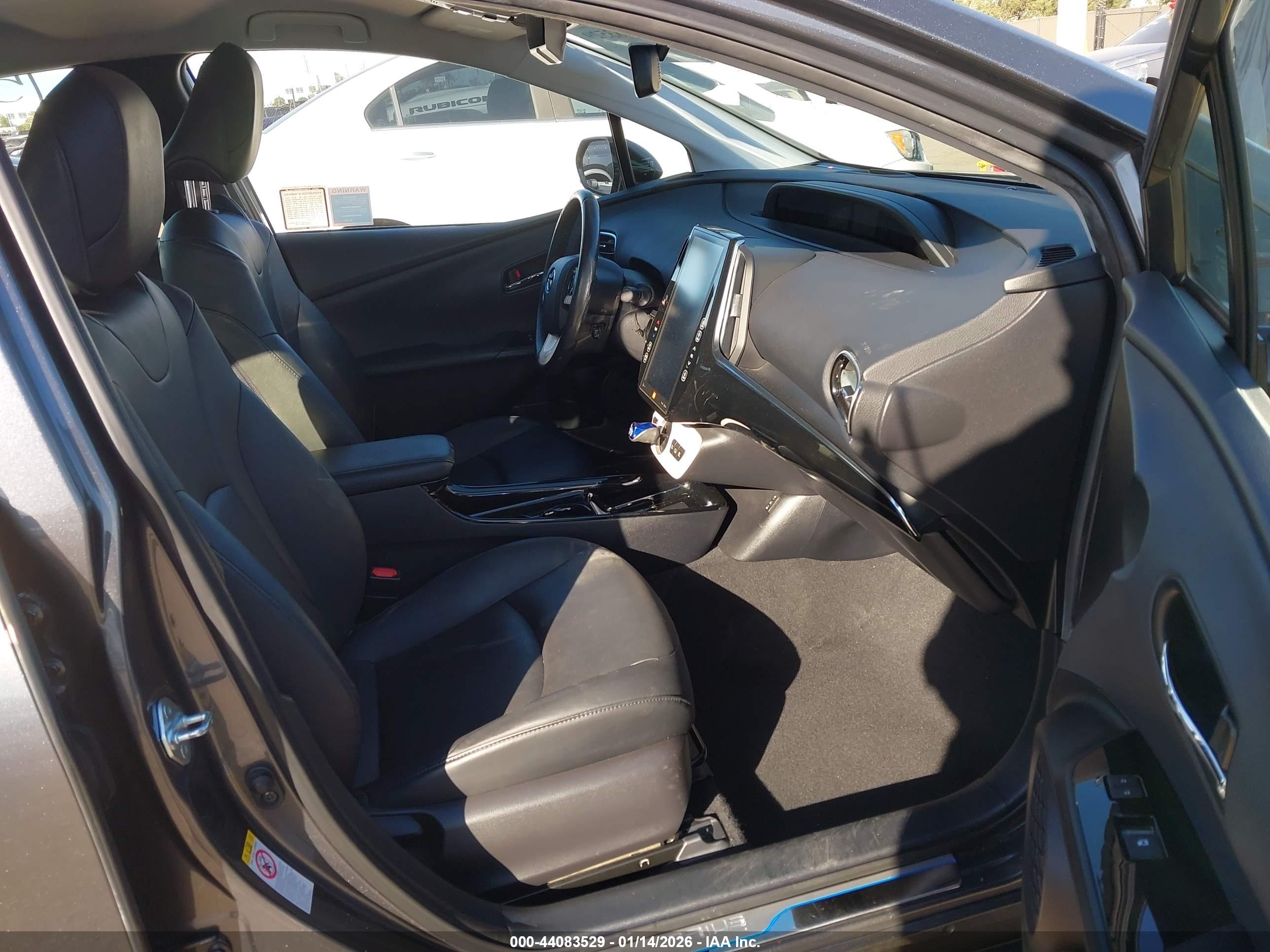TOYOTA PRIUS image 5