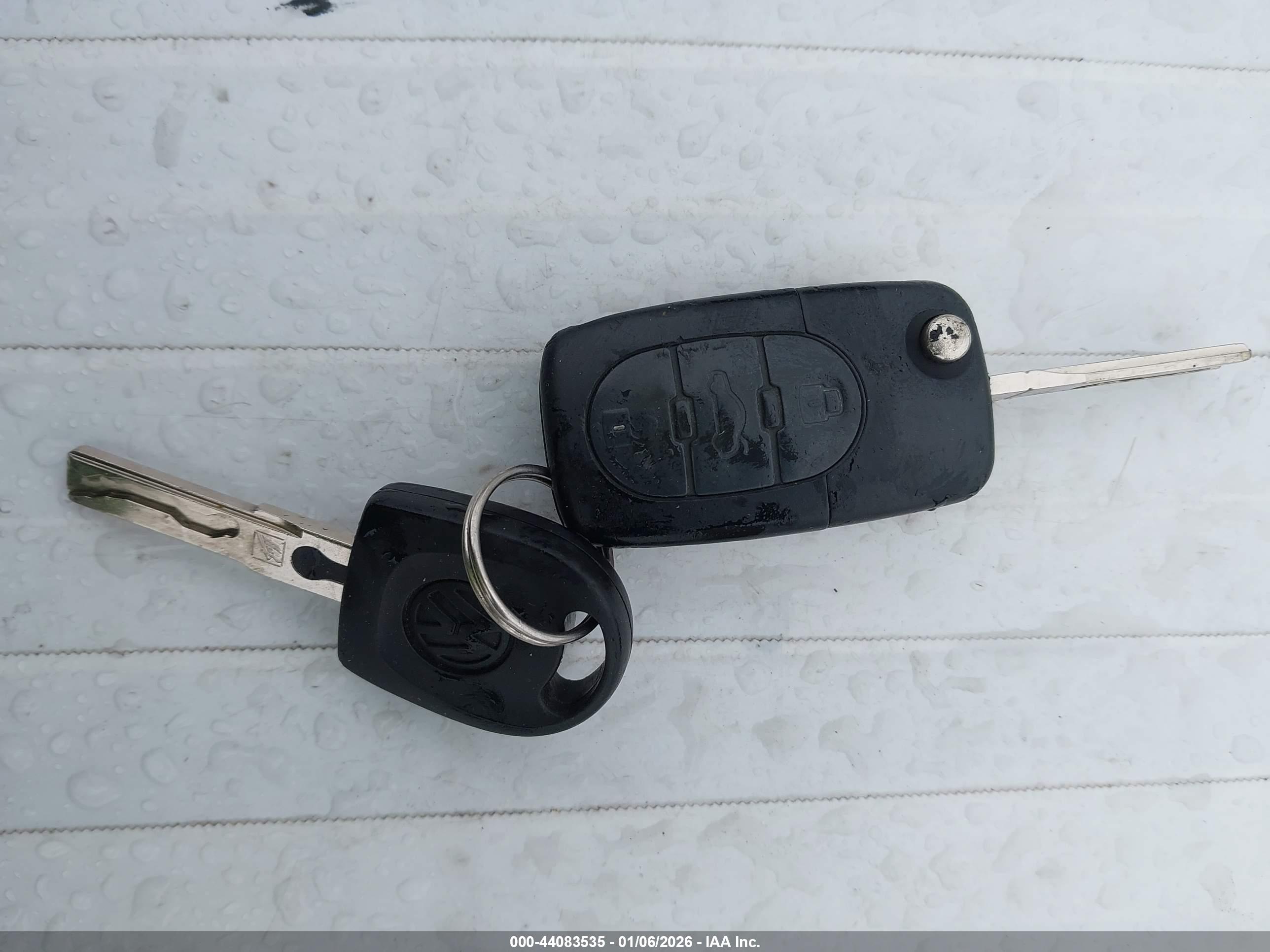 VOLKSWAGEN GTI image 11