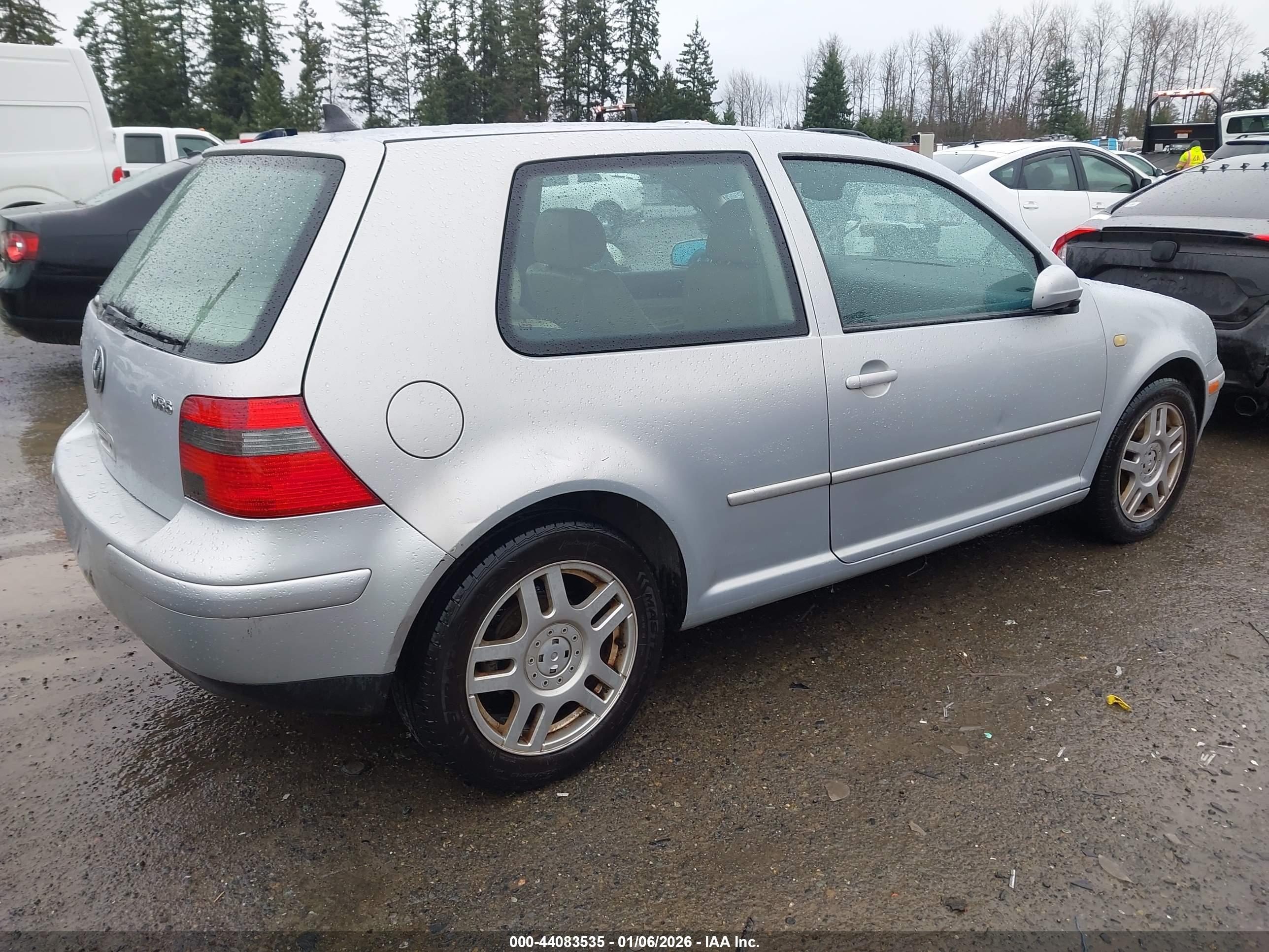 VOLKSWAGEN GTI image 4
