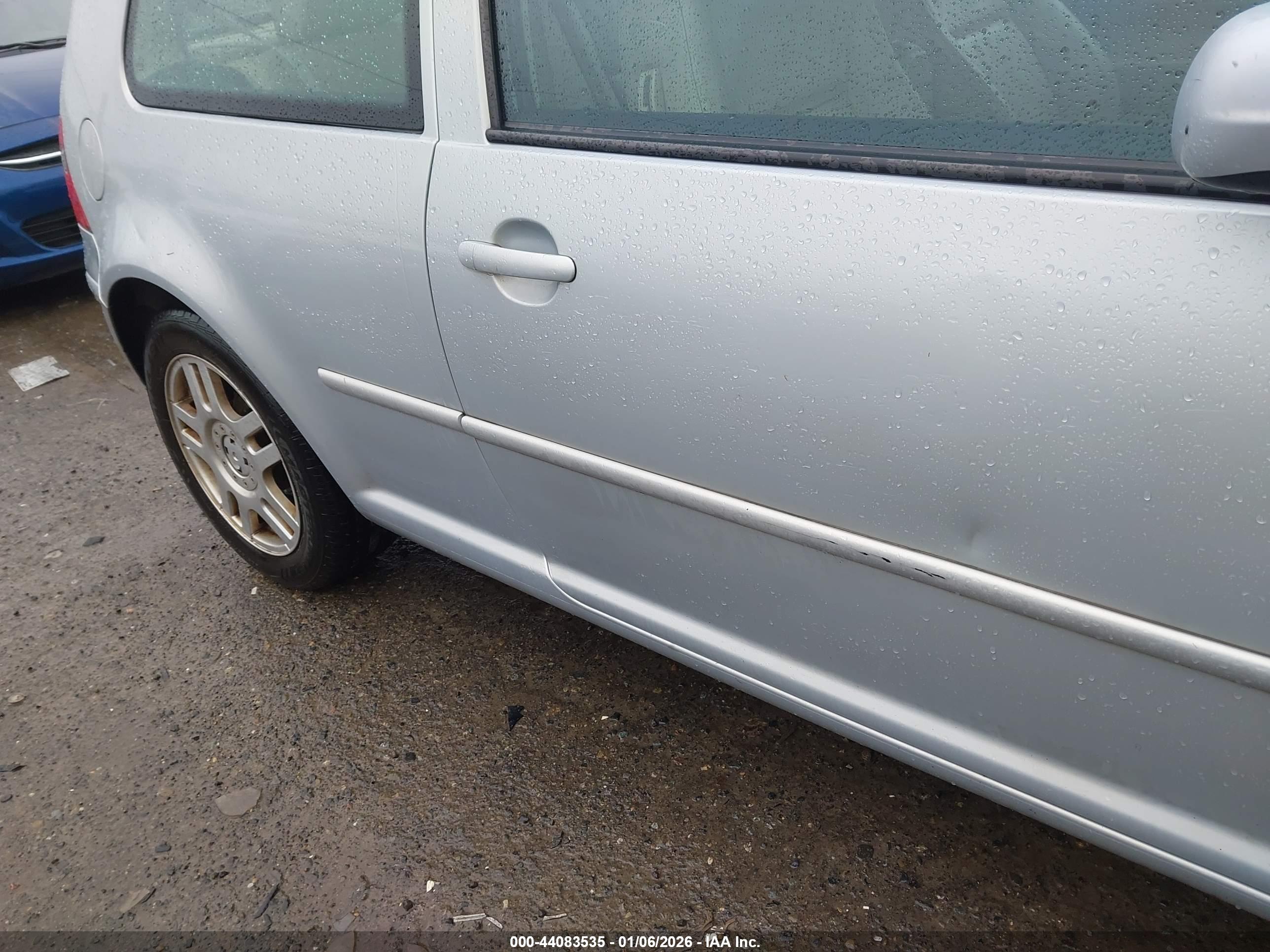VOLKSWAGEN GTI image 6