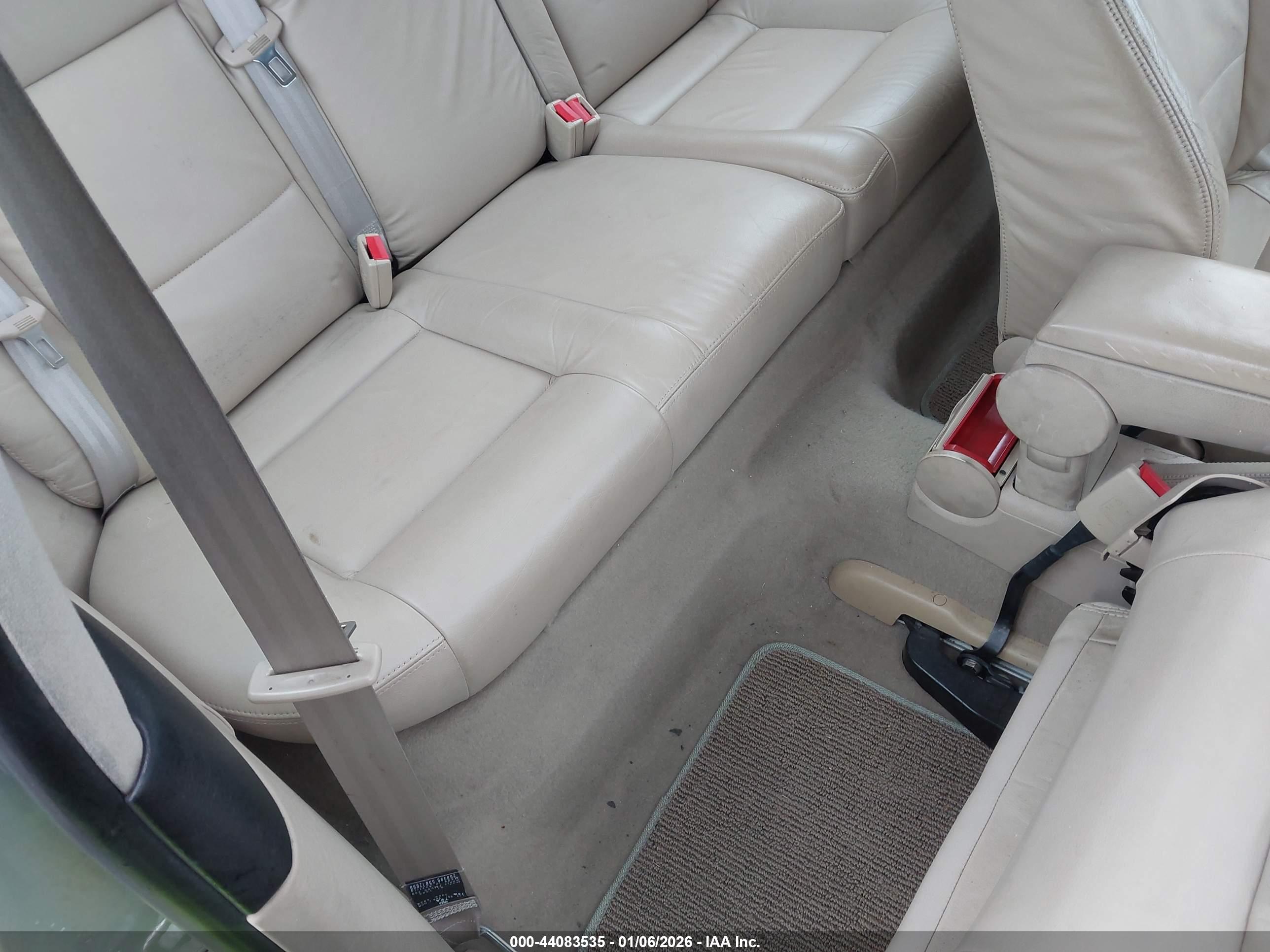 VOLKSWAGEN GTI image 8