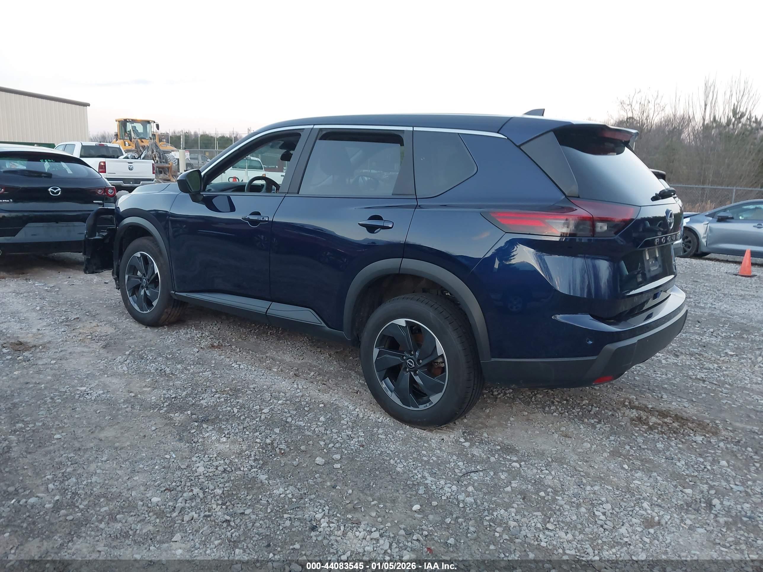 NISSAN ROGUE image 3