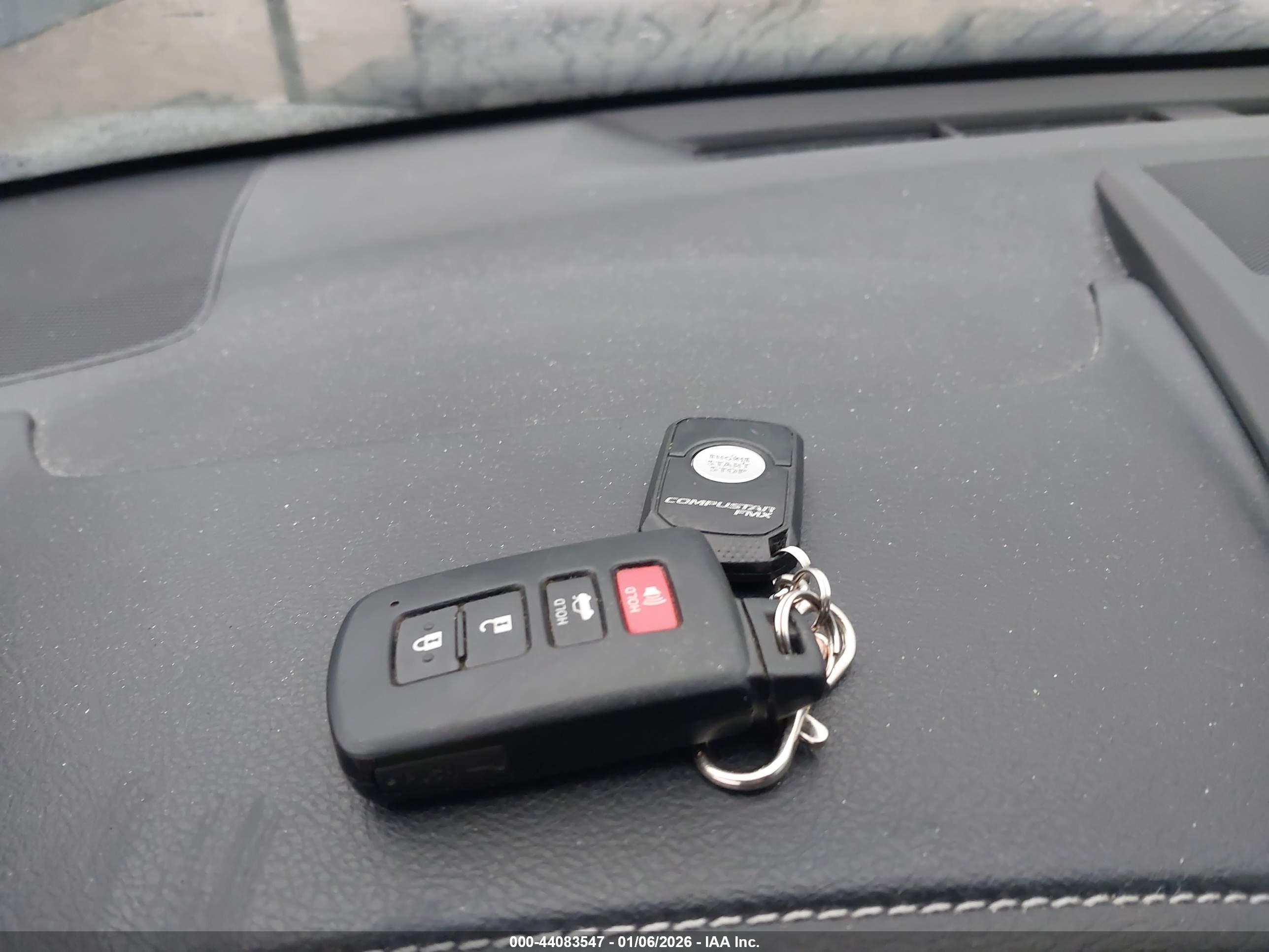 TOYOTA CAMRY image 11