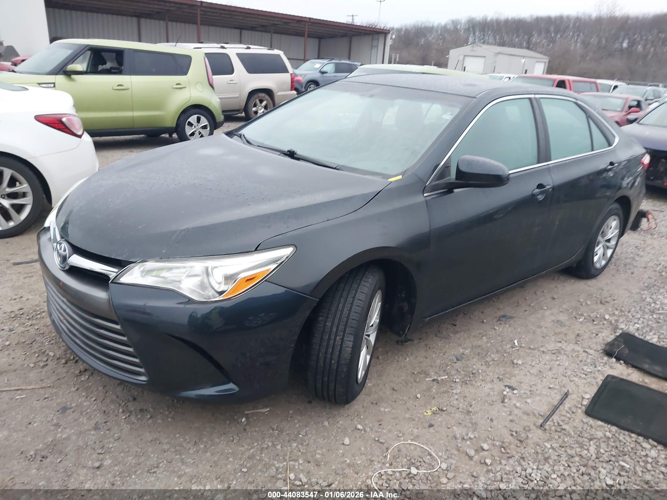 TOYOTA CAMRY image 2