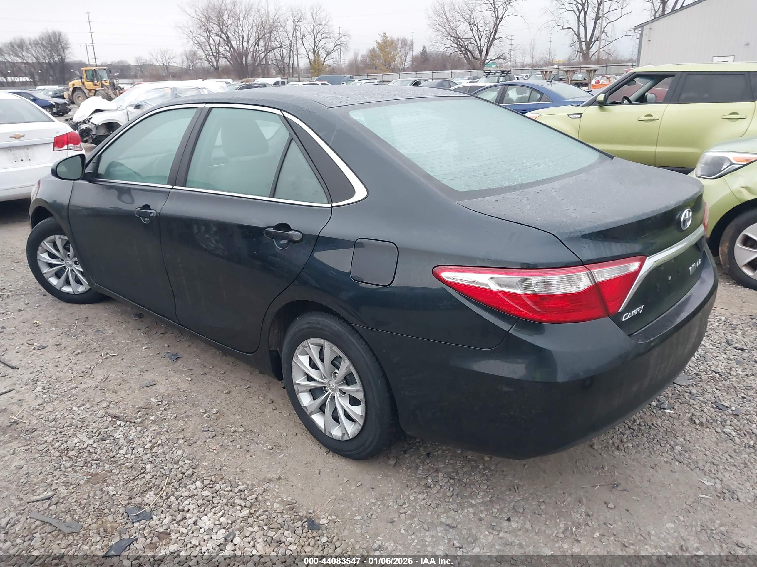 TOYOTA CAMRY image 3