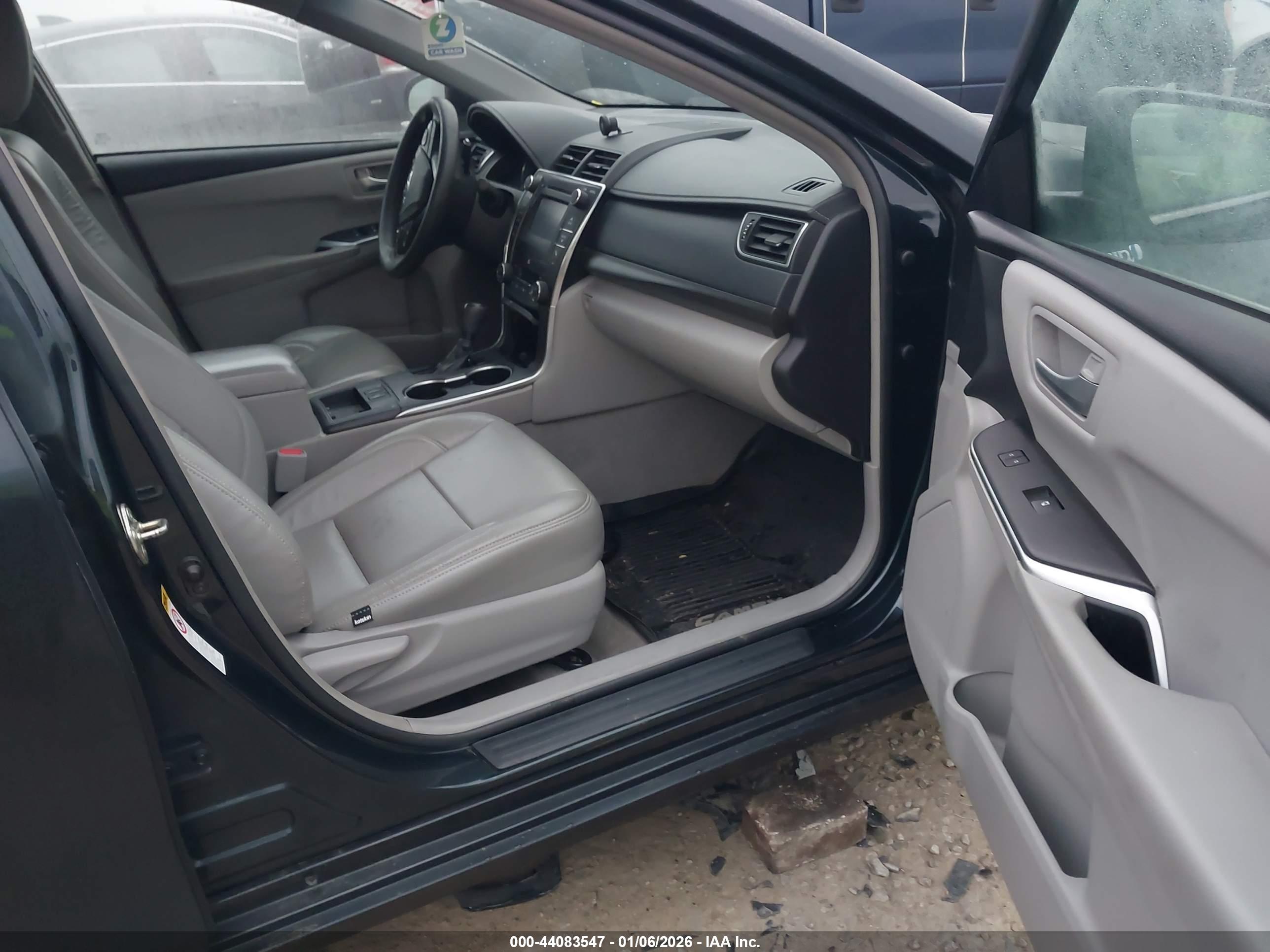TOYOTA CAMRY image 5