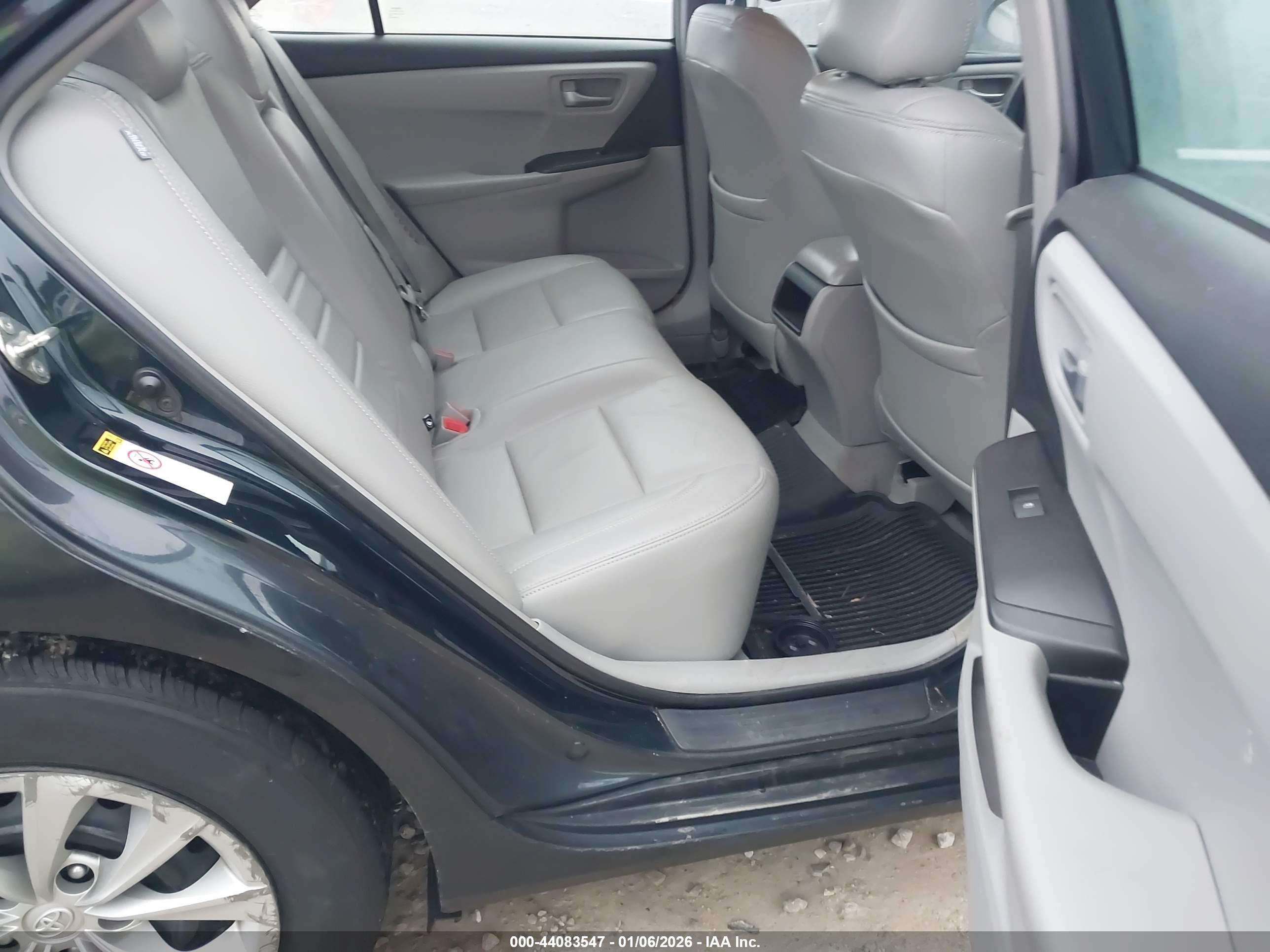 TOYOTA CAMRY image 8
