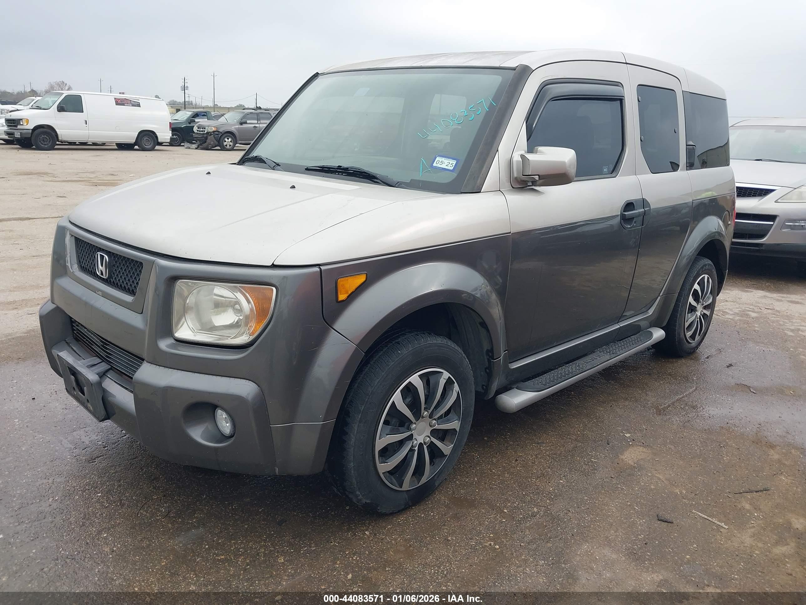 HONDA ELEMENT image 2