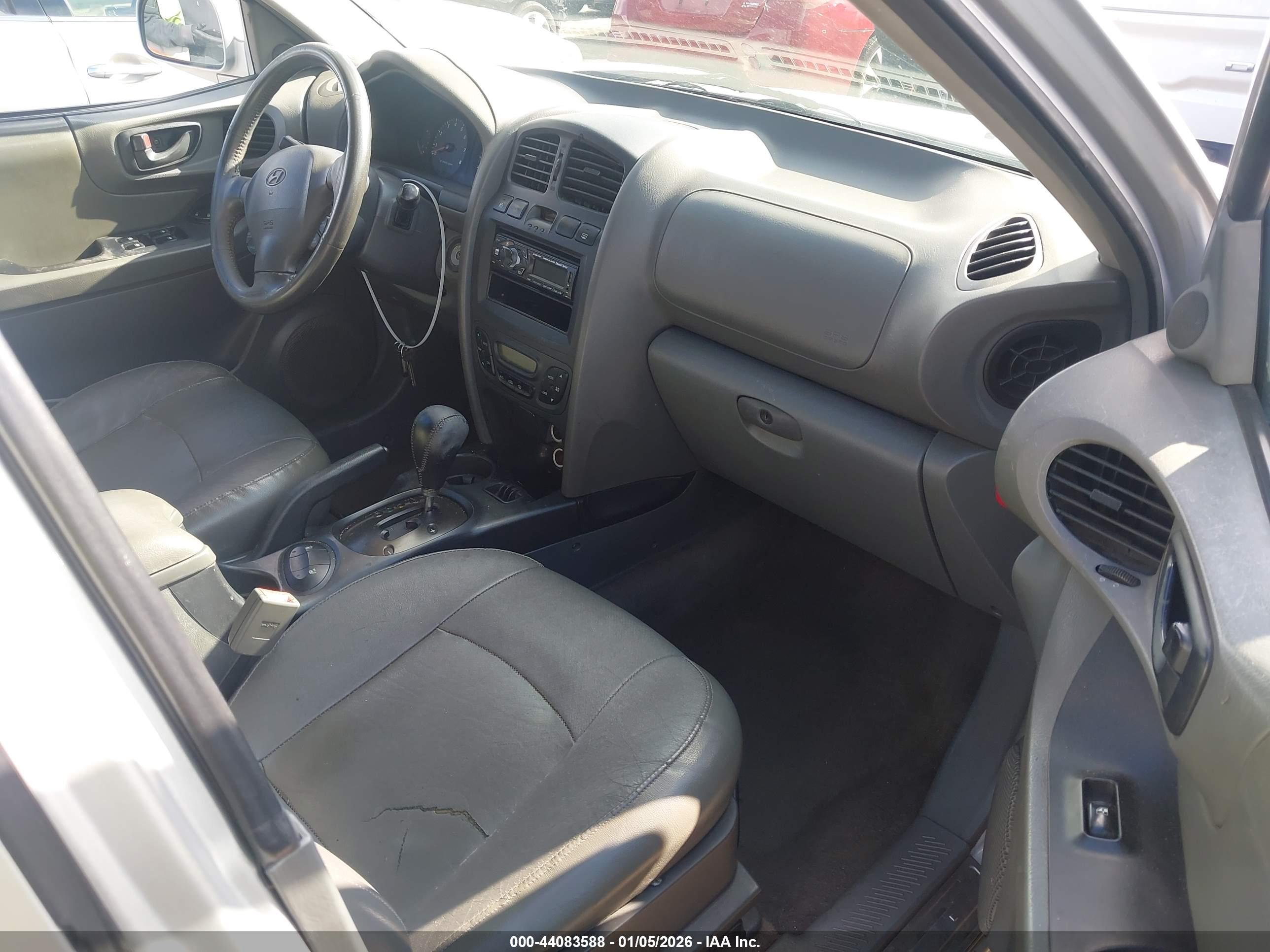 HYUNDAI SANTA image 5
