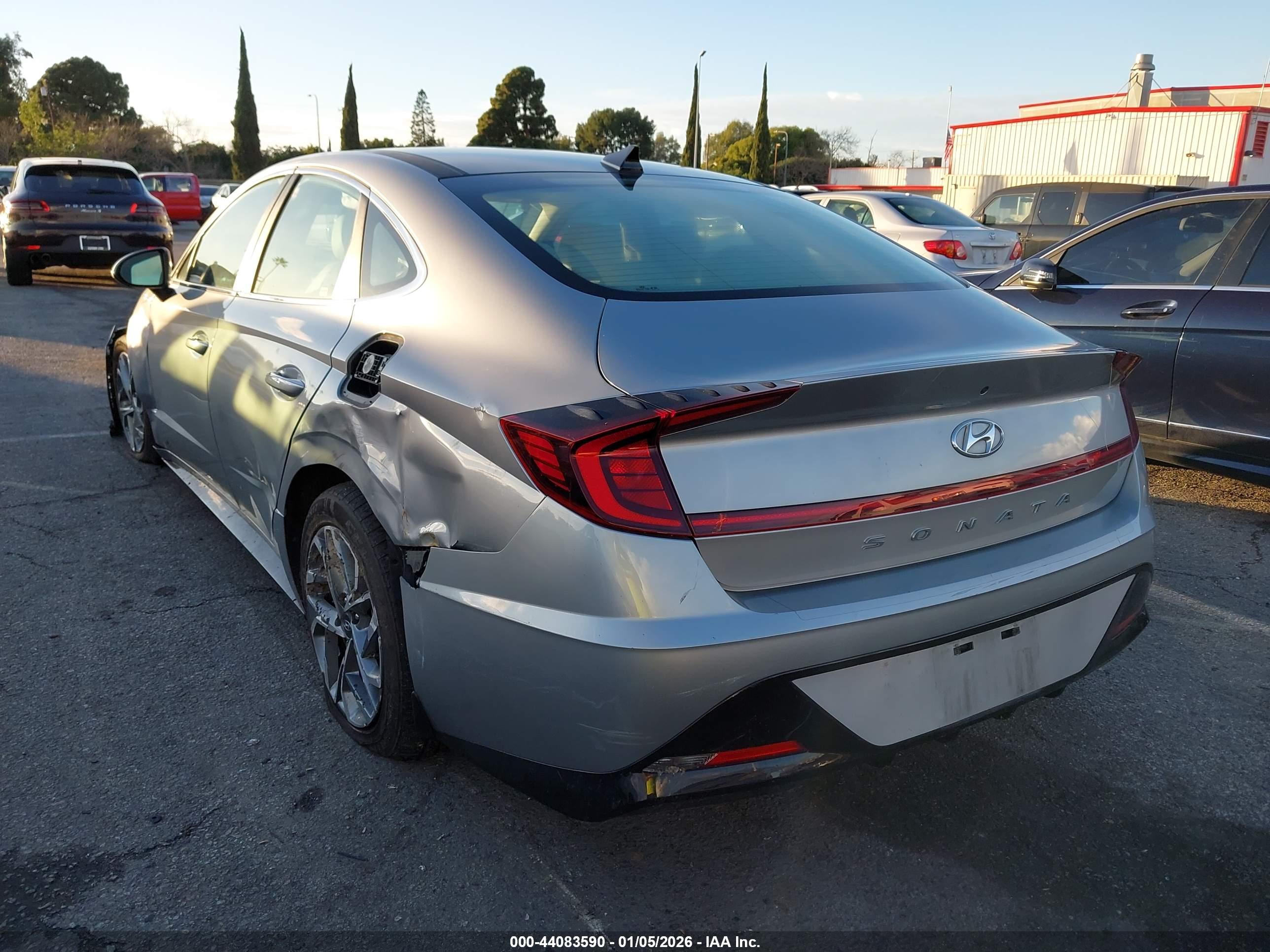 HYUNDAI SONATA image 3