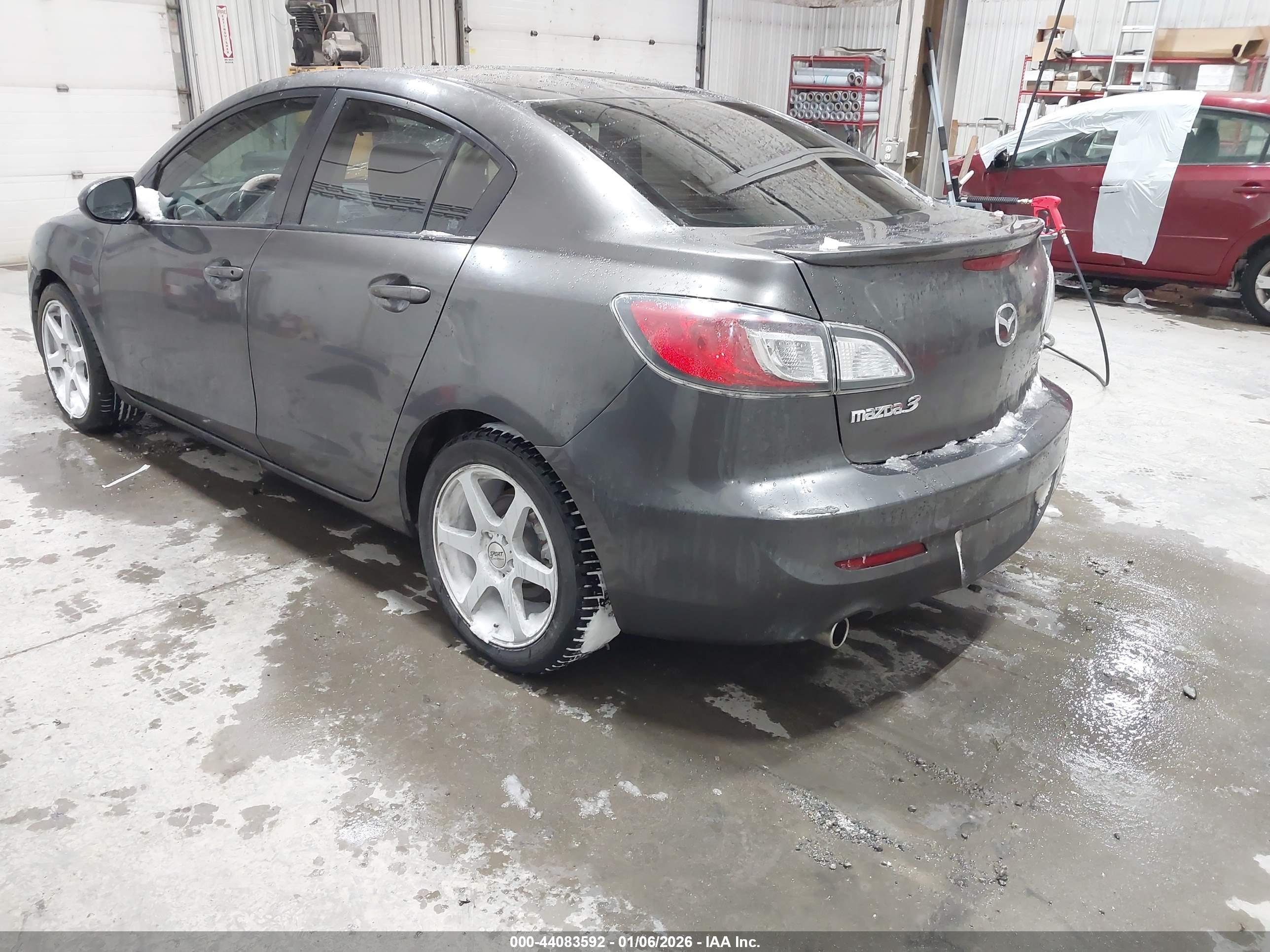 MAZDA MAZDA3 image 3
