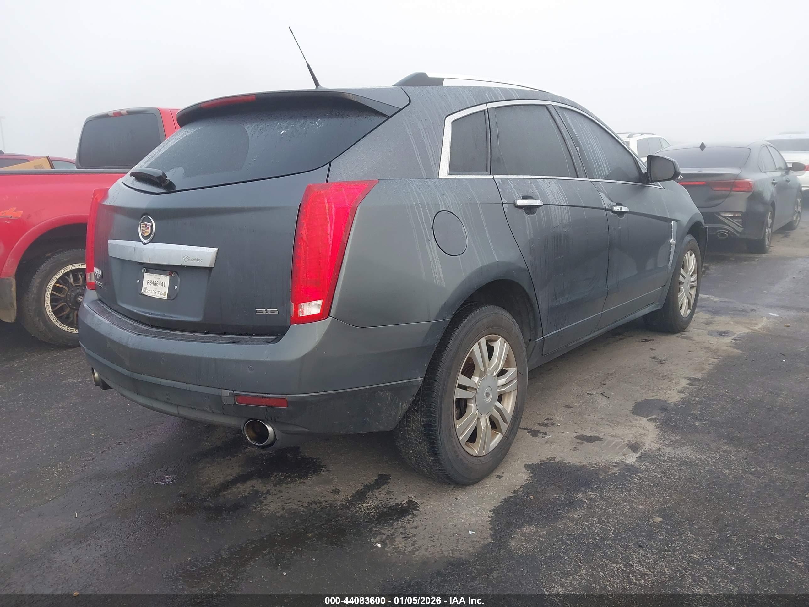 CADILLAC SRX image 4