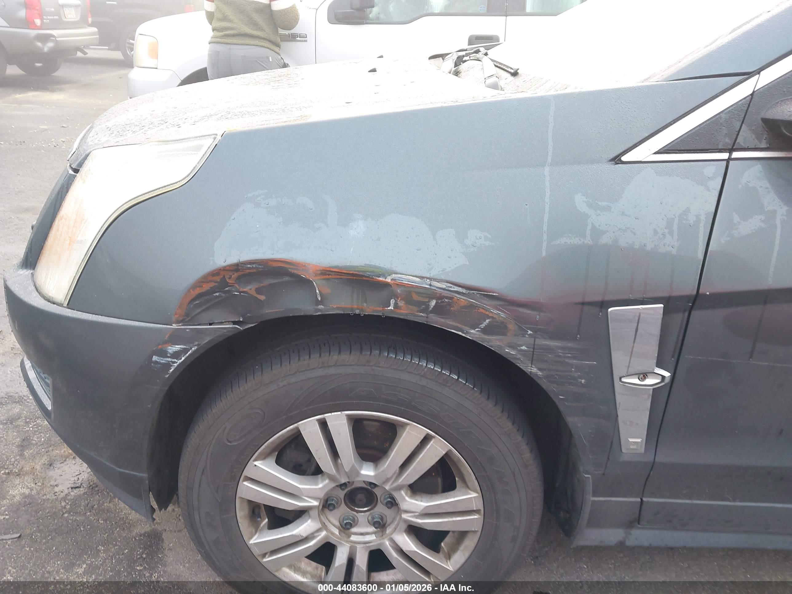 CADILLAC SRX image 6
