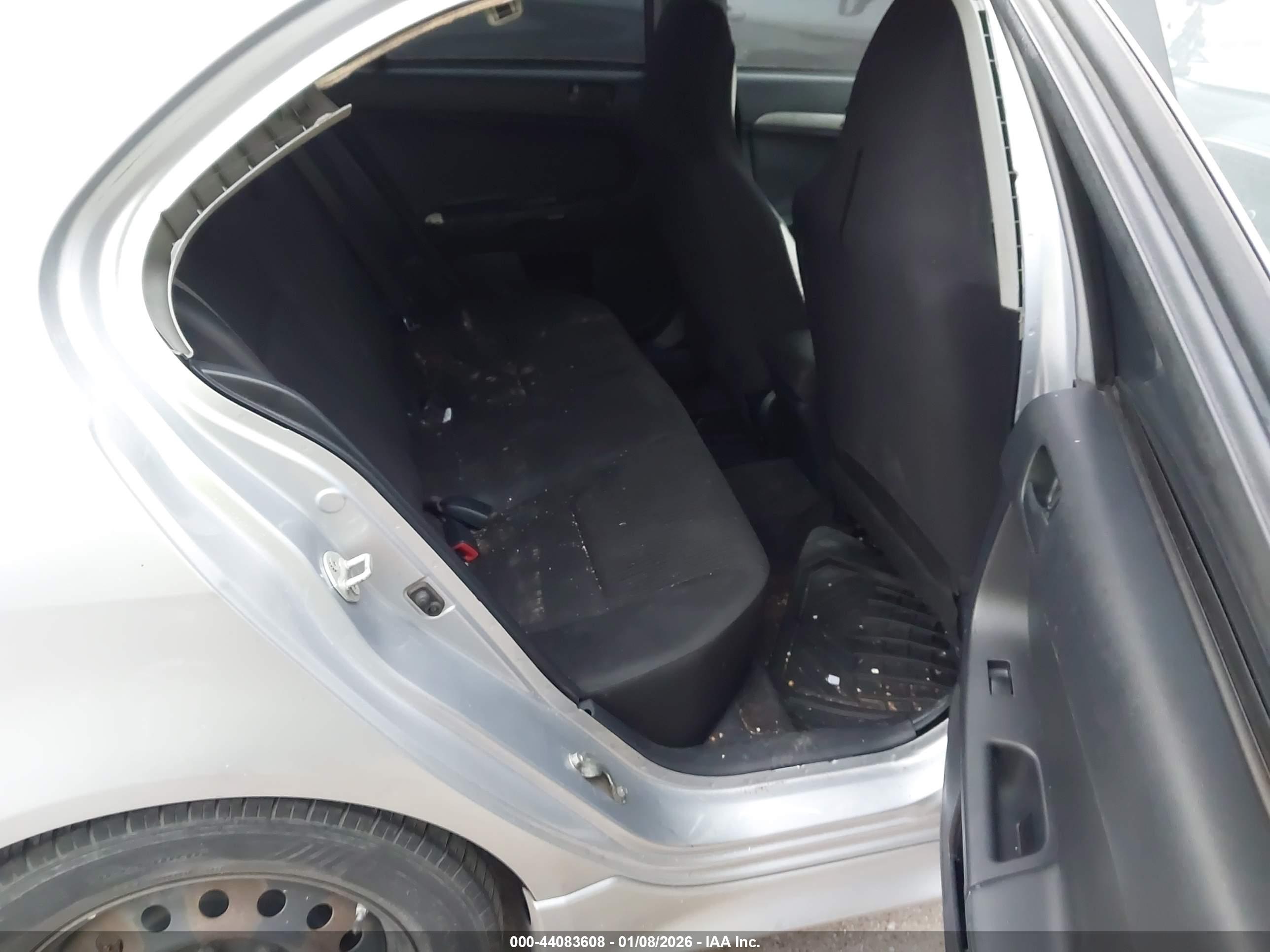 MITSUBISHI LANCER image 8