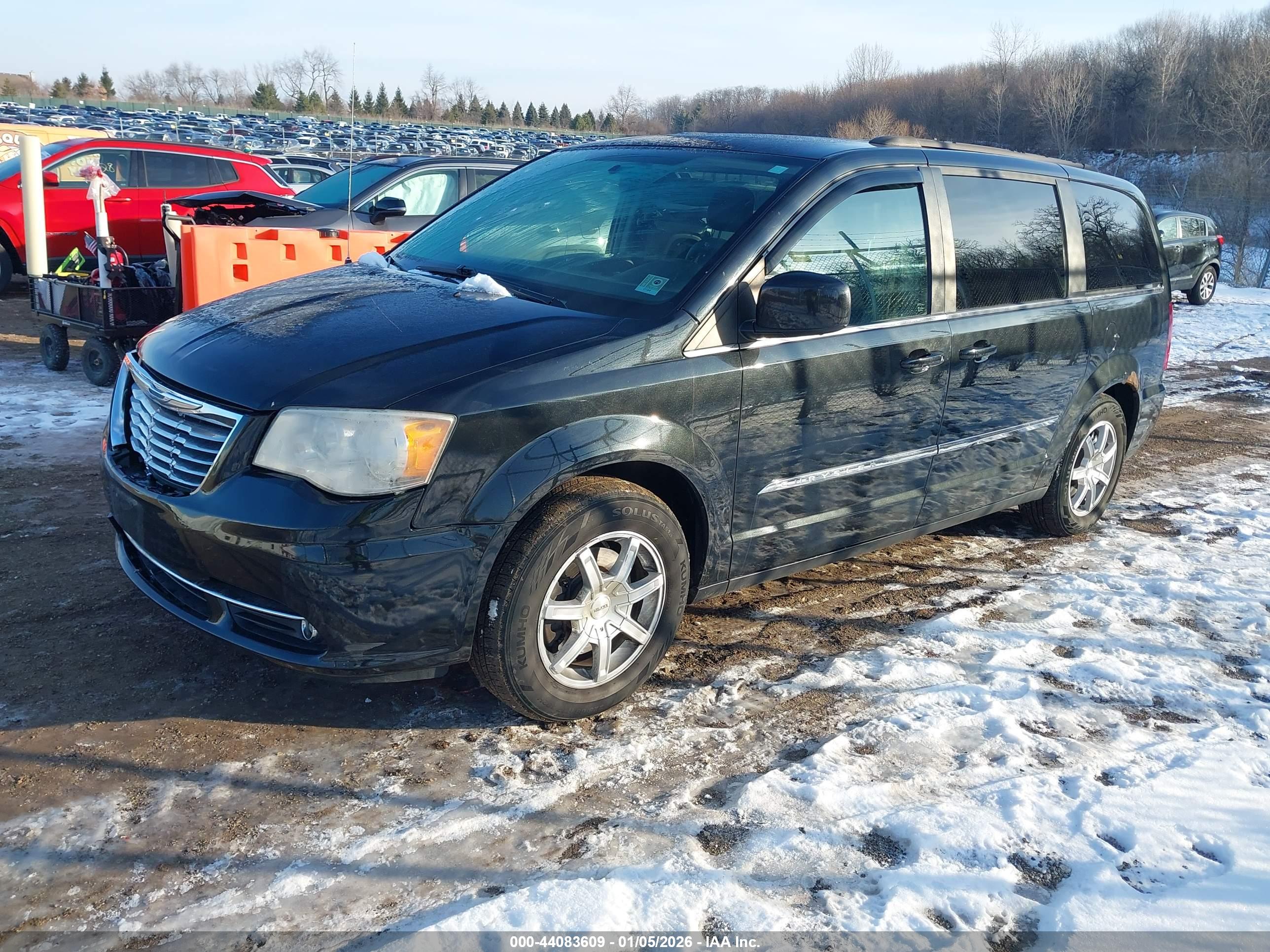 CHRYSLER TOWN image 2