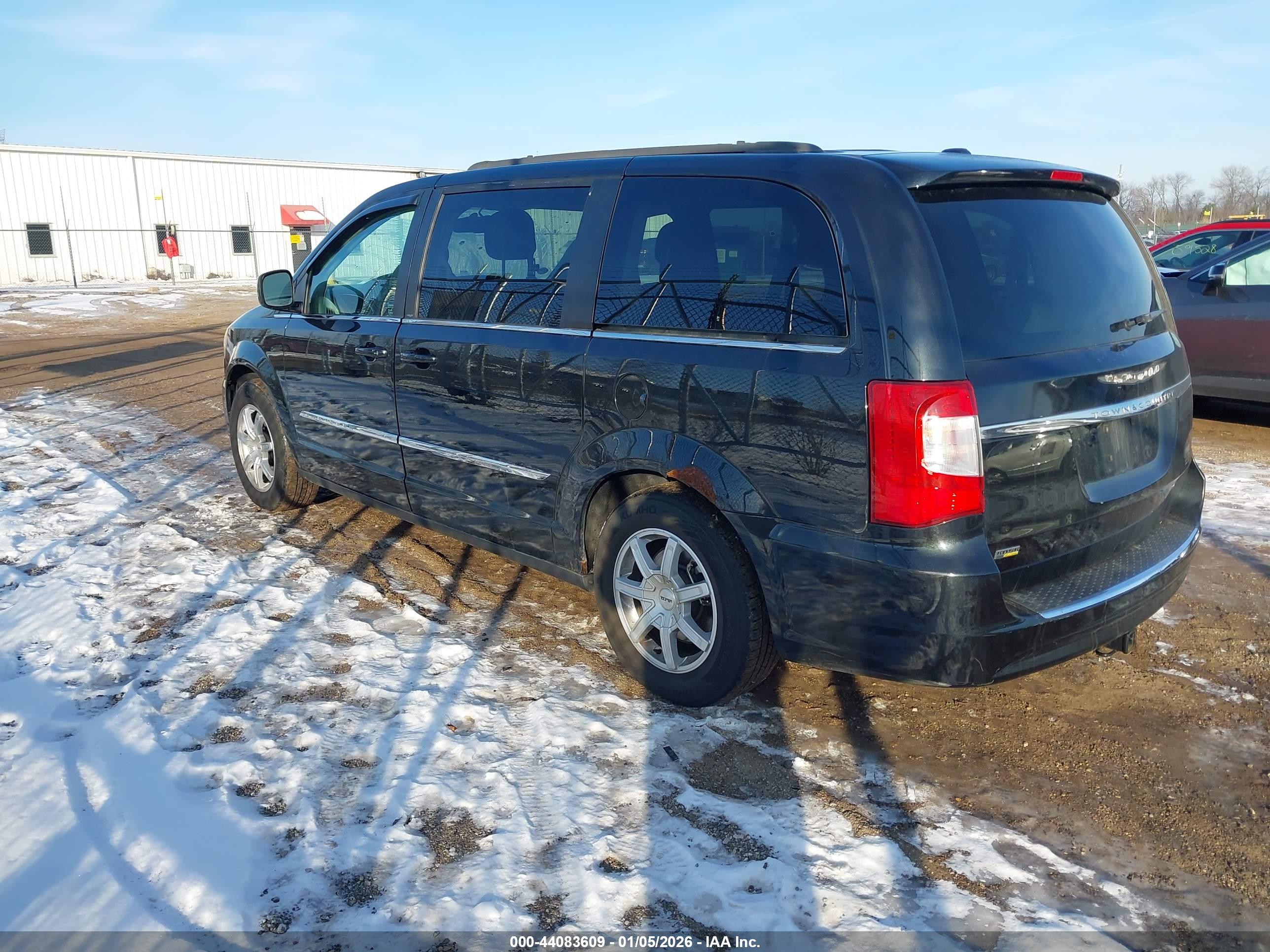 CHRYSLER TOWN image 3