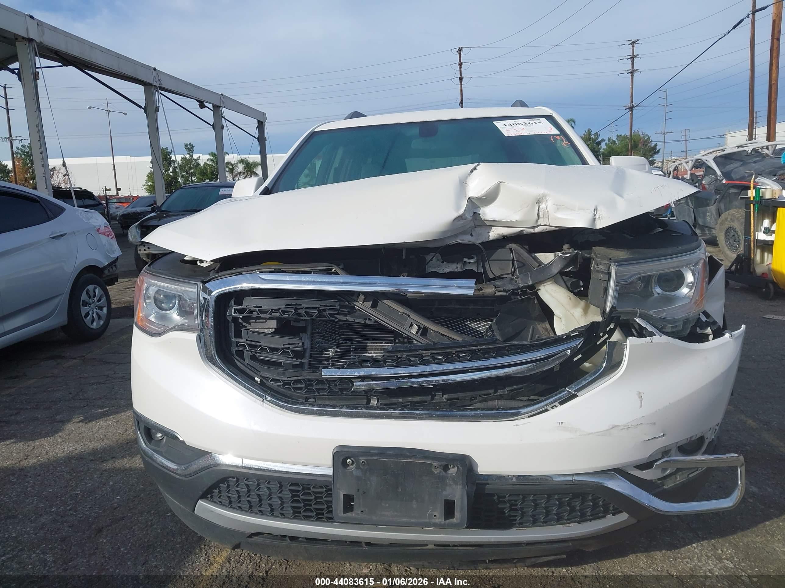 GMC ACADIA image 6