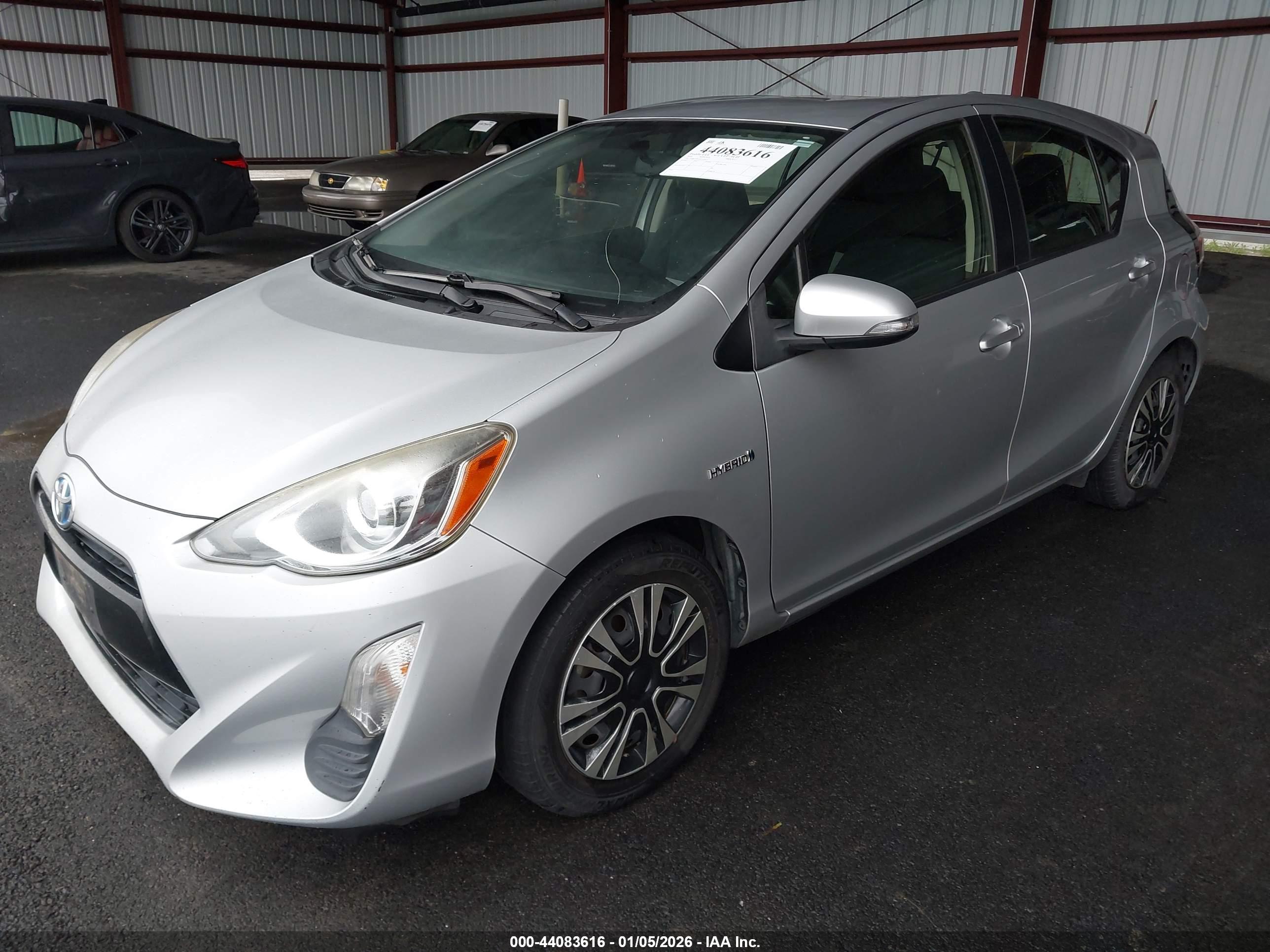 TOYOTA PRIUS image 2