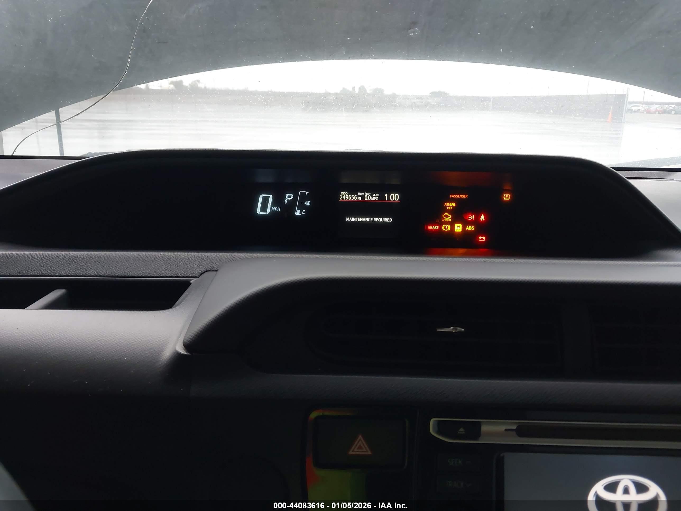 TOYOTA PRIUS image 7