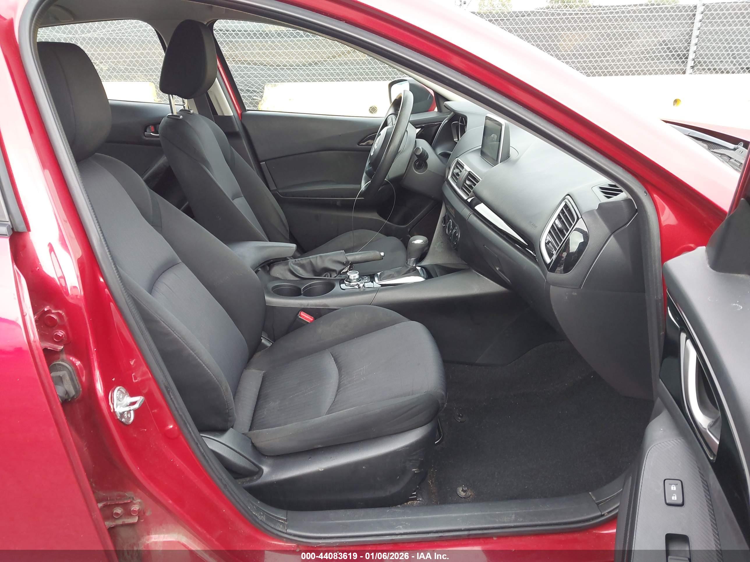 MAZDA MAZDA3 image 5