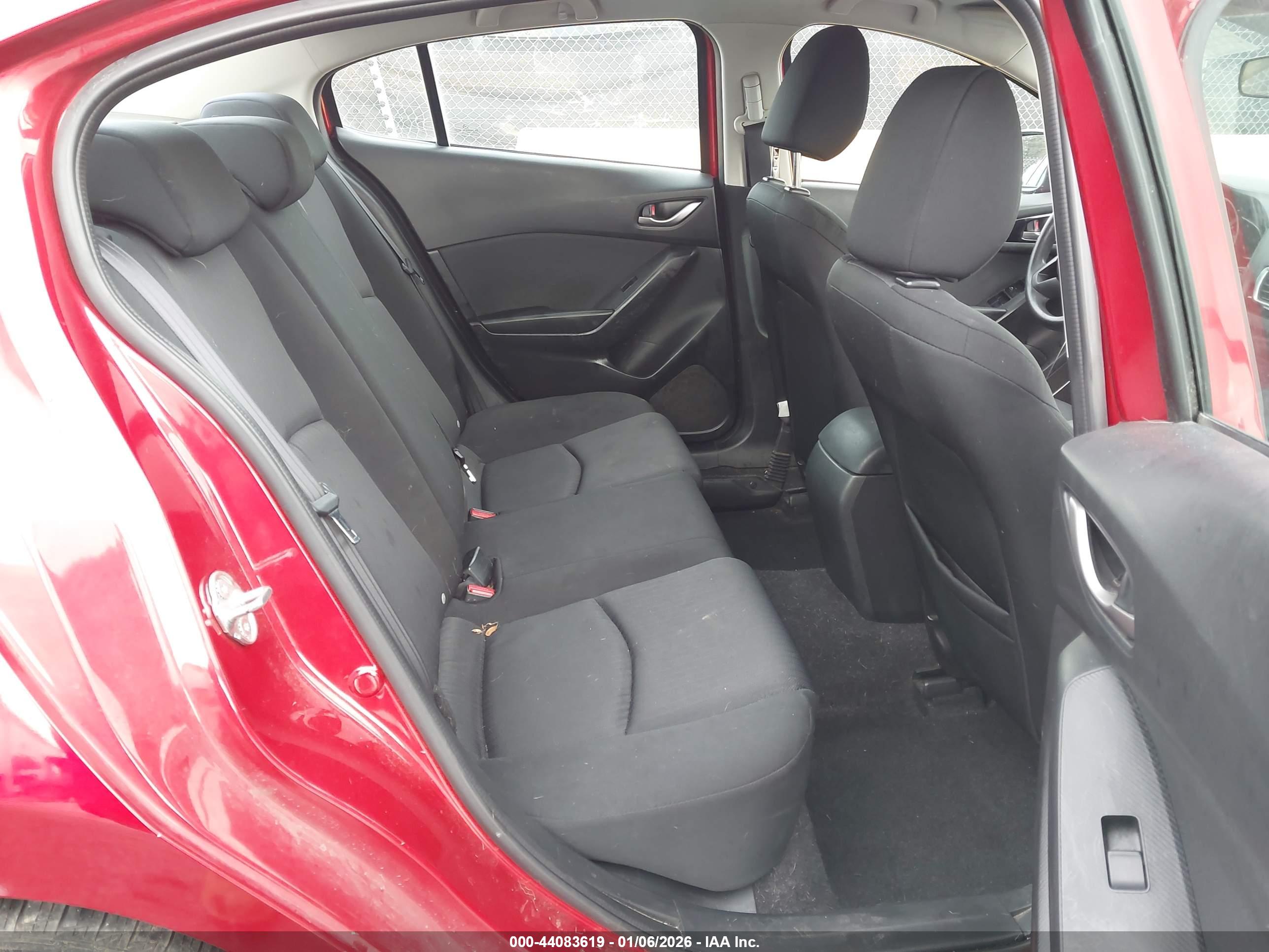 MAZDA MAZDA3 image 8